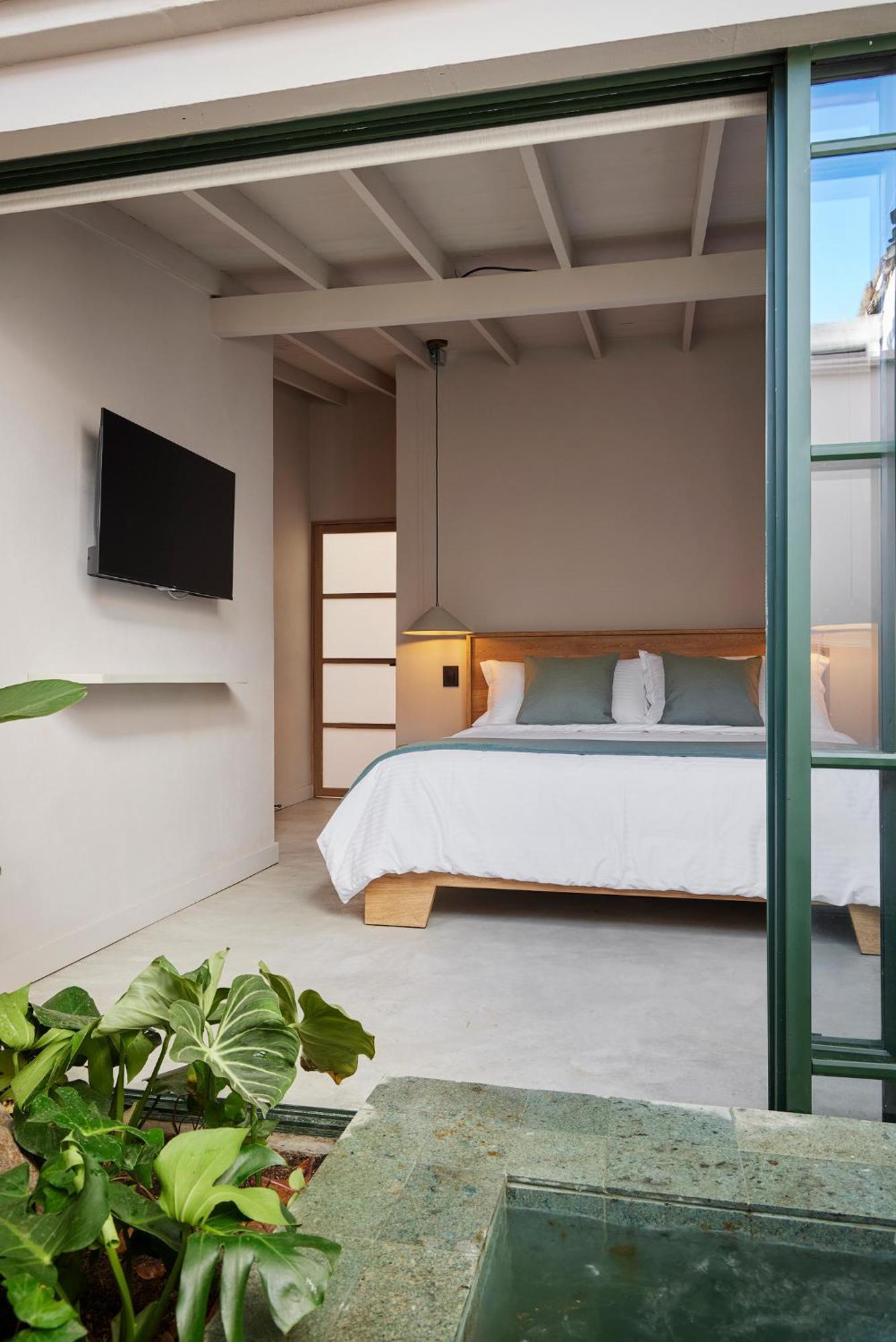 Antipoda Boutique Hotel 5*
