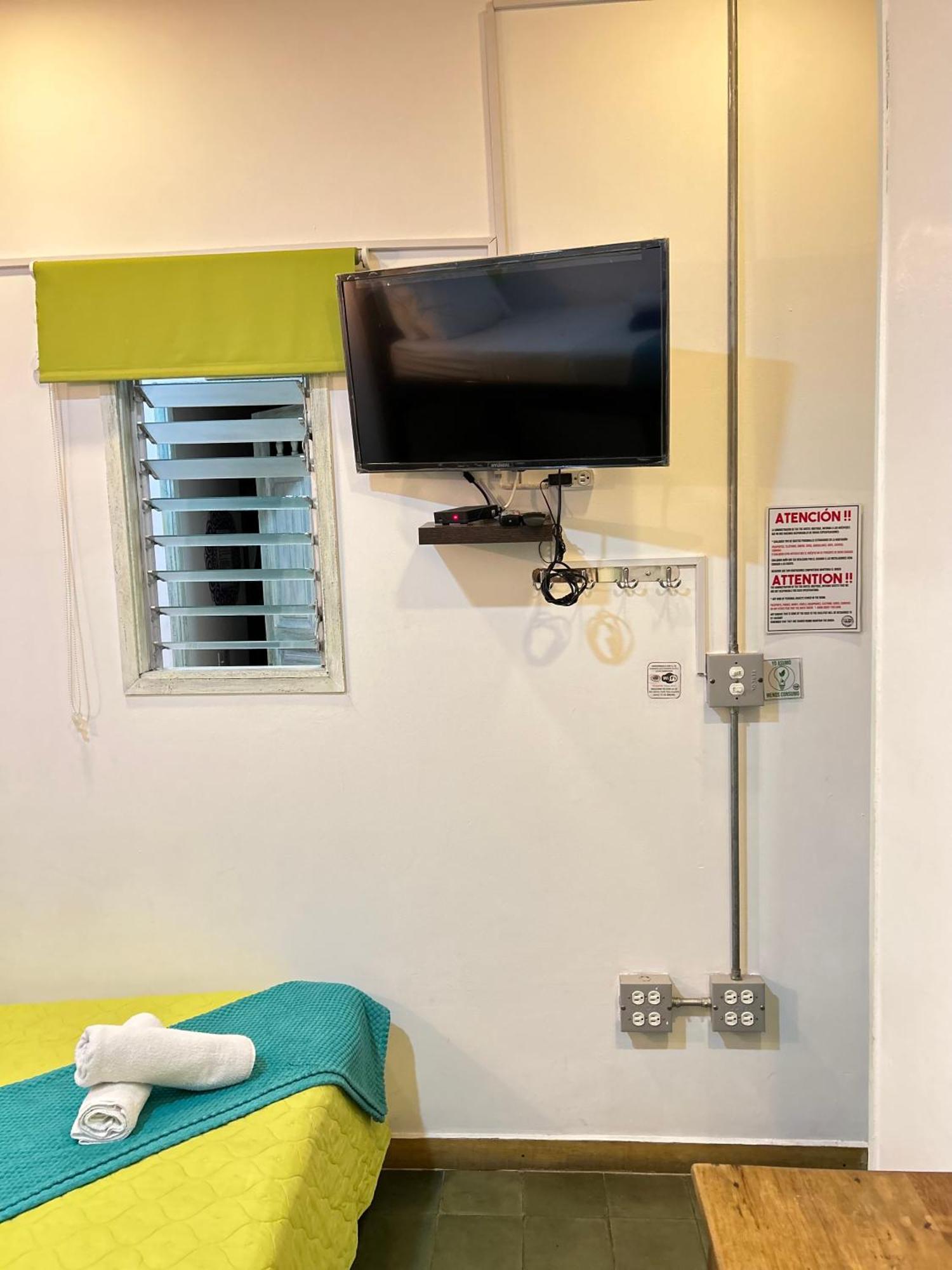 Hostal La 10 *