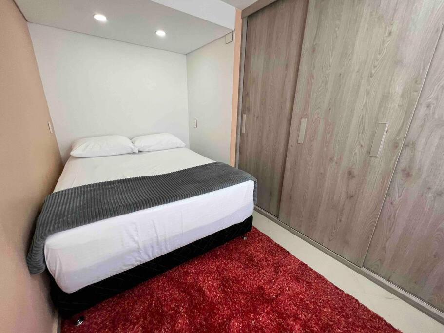 Apartamento Apto 4 Privadas 6 Camas, Cerca A Todo Medellín