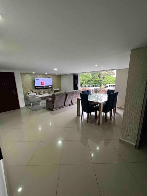 Apartamento Apto 4 Privadas 6 Camas, Cerca A Todo