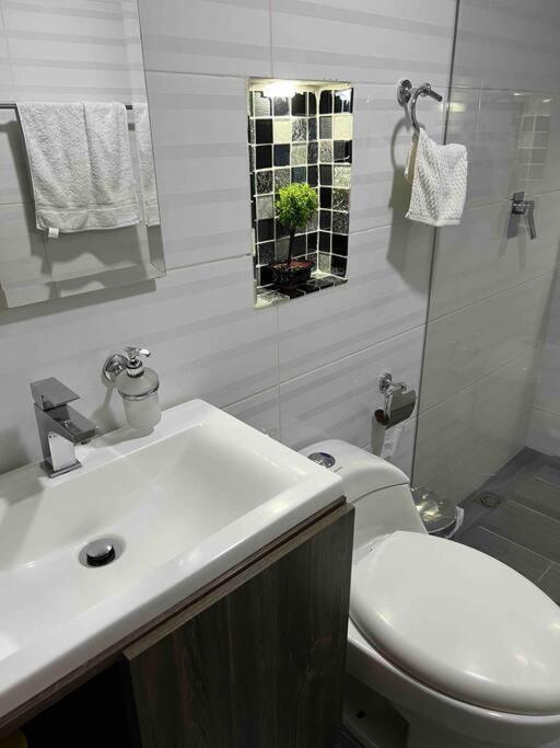 Apto 4 Privadas 6 Camas, Cerca A Todo Apartamento Medellín