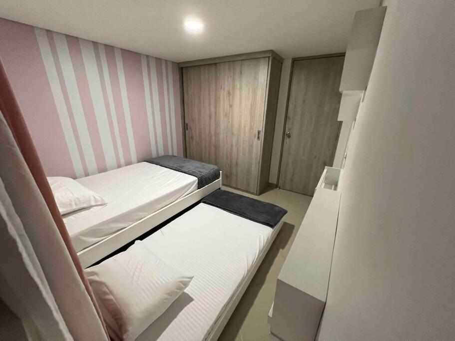 Apto 4 Privadas 6 Camas, Cerca A Todo * Medellín