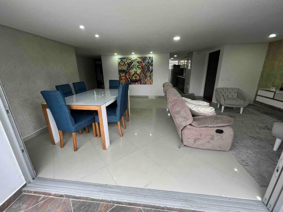 Apto 4 Privadas 6 Camas, Cerca A Todo Apartamento Medellín