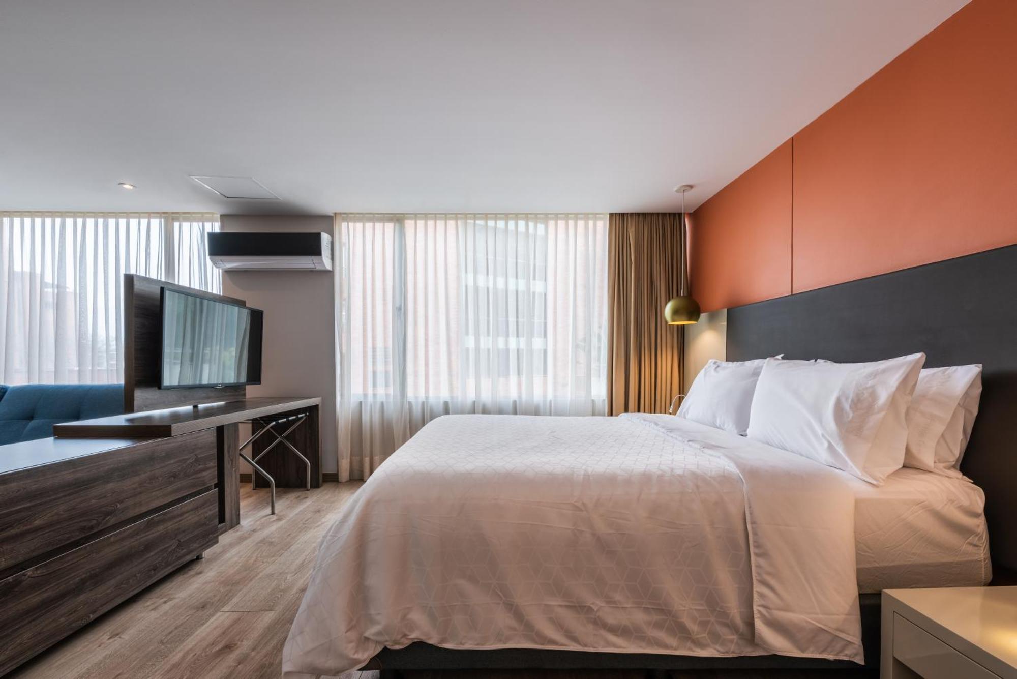 Express & By Ihg Hotel Medellín