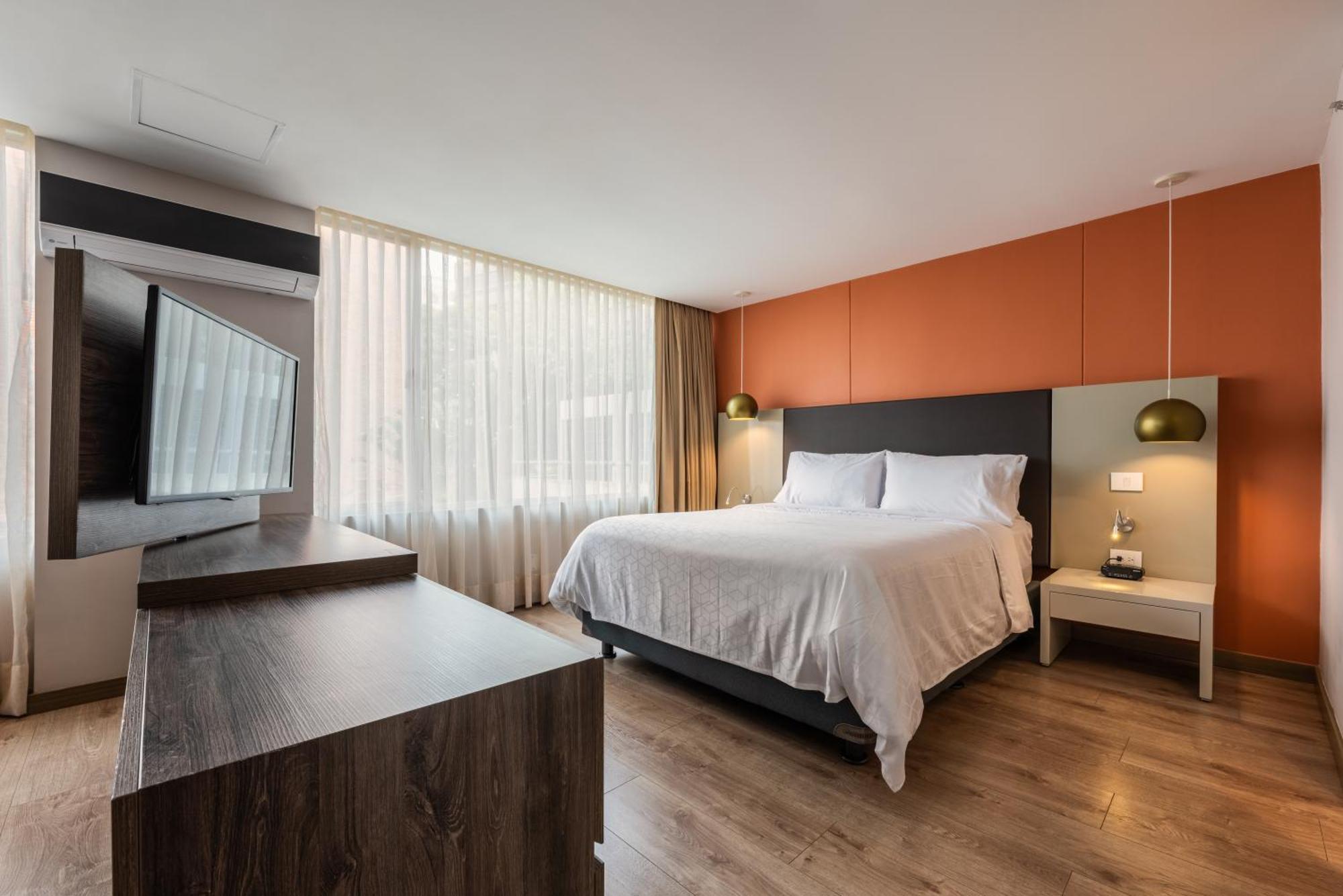 Express & By Ihg Hotel Medellín