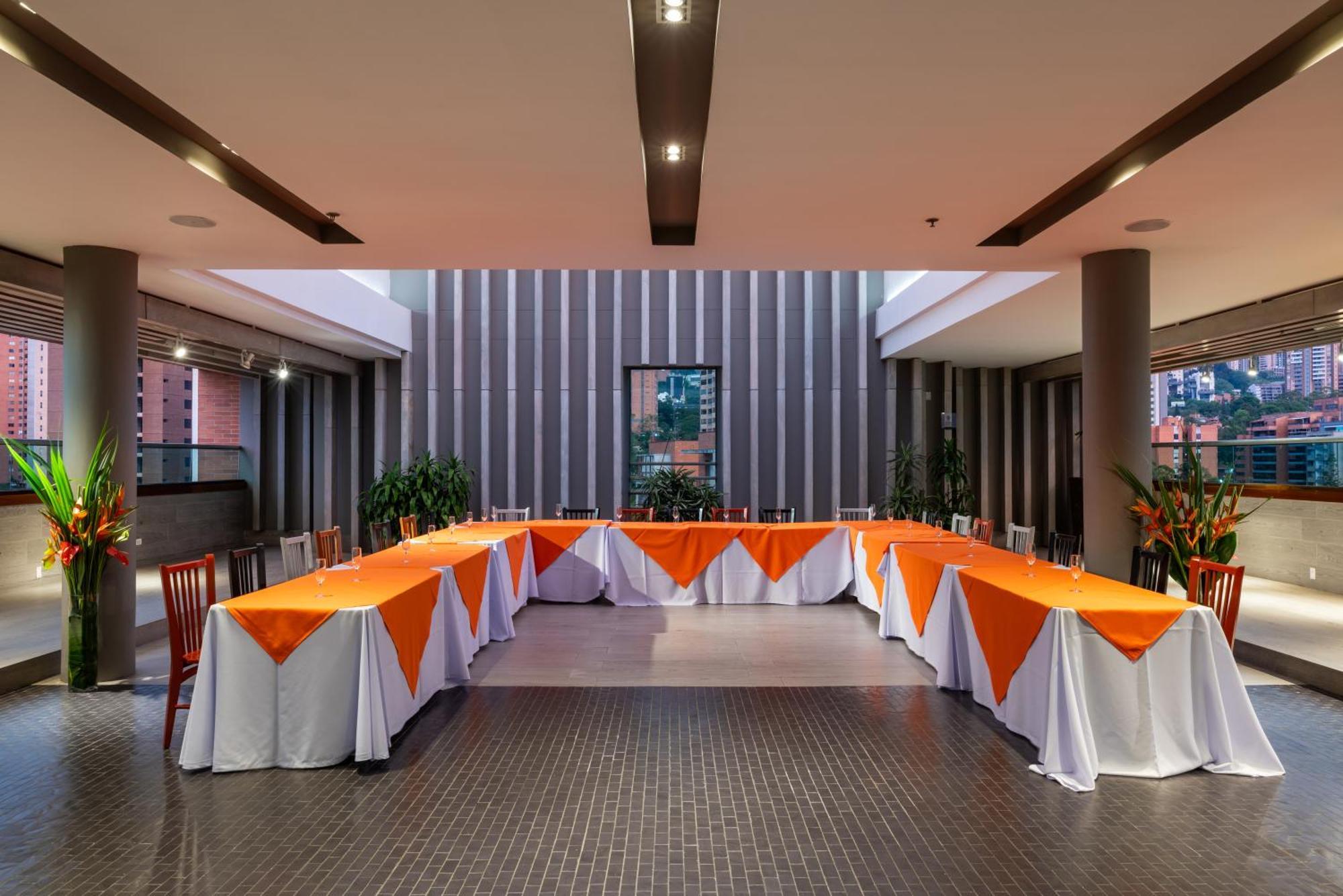Hotel Express & By Ihg