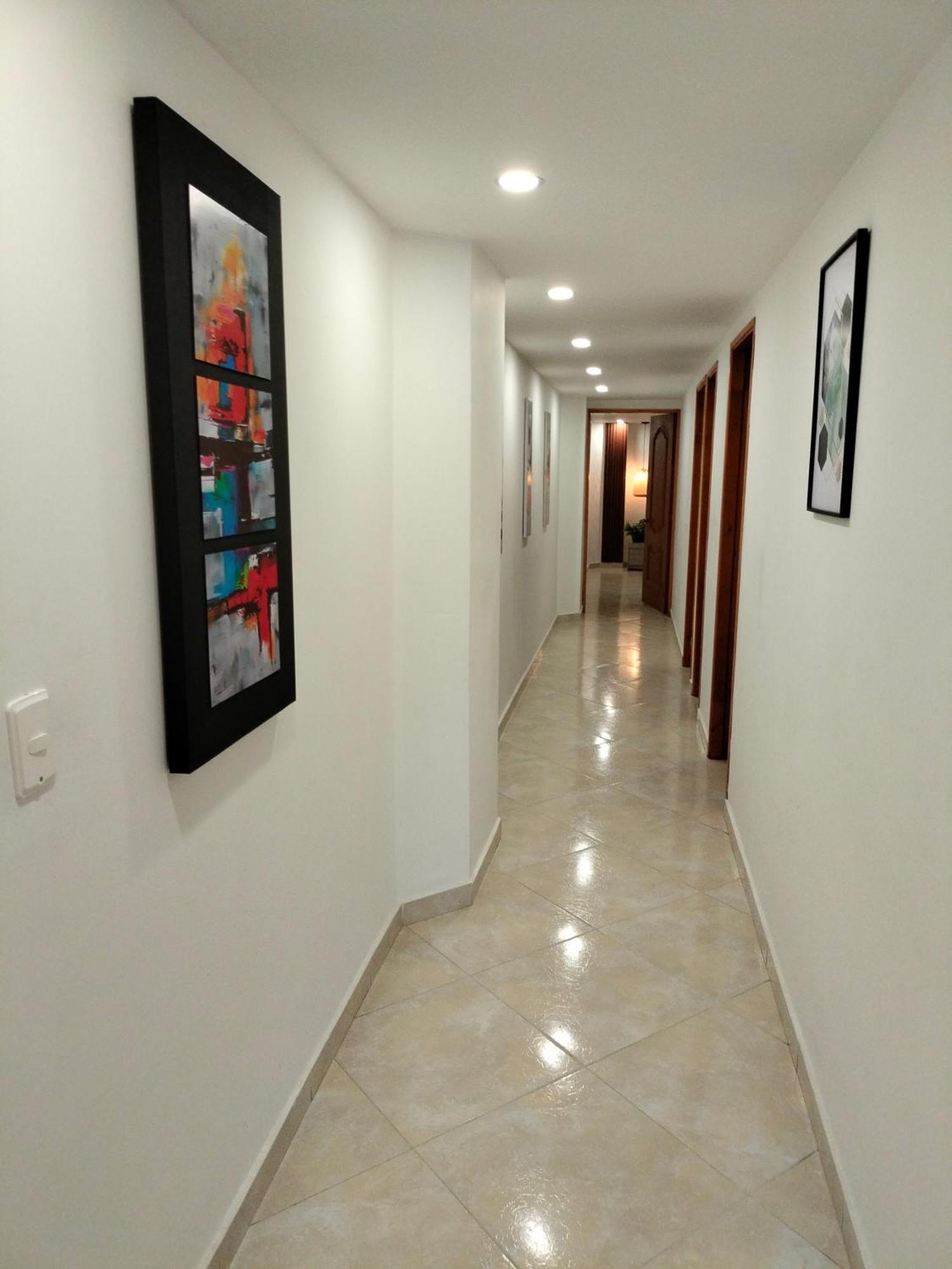 Exclusivo Apto Lujoso Central, Sereno Y Comodo Apartamento Medellín