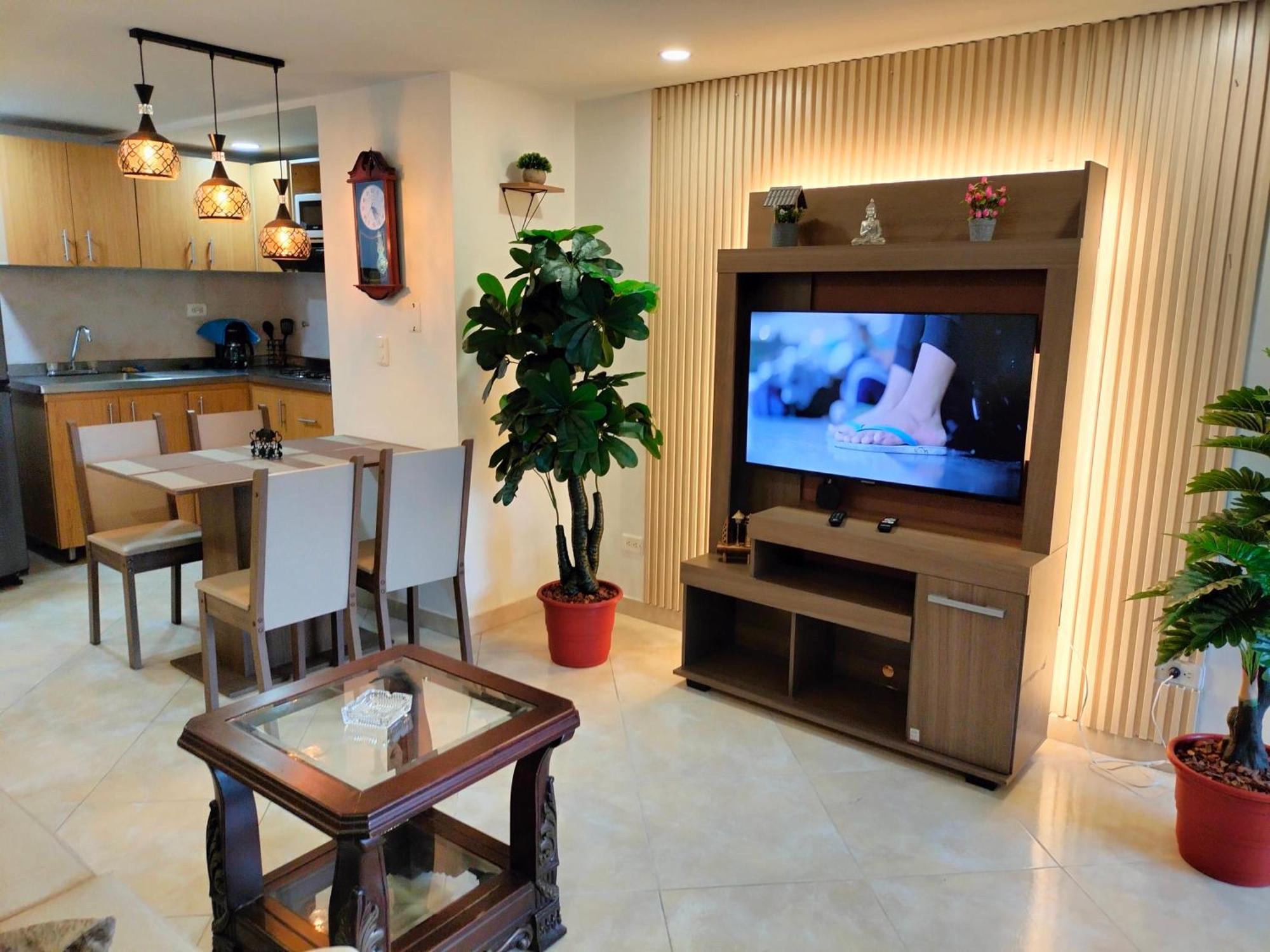 Apartamento Exclusivo Apto Lujoso Central, Sereno Y Comodo *