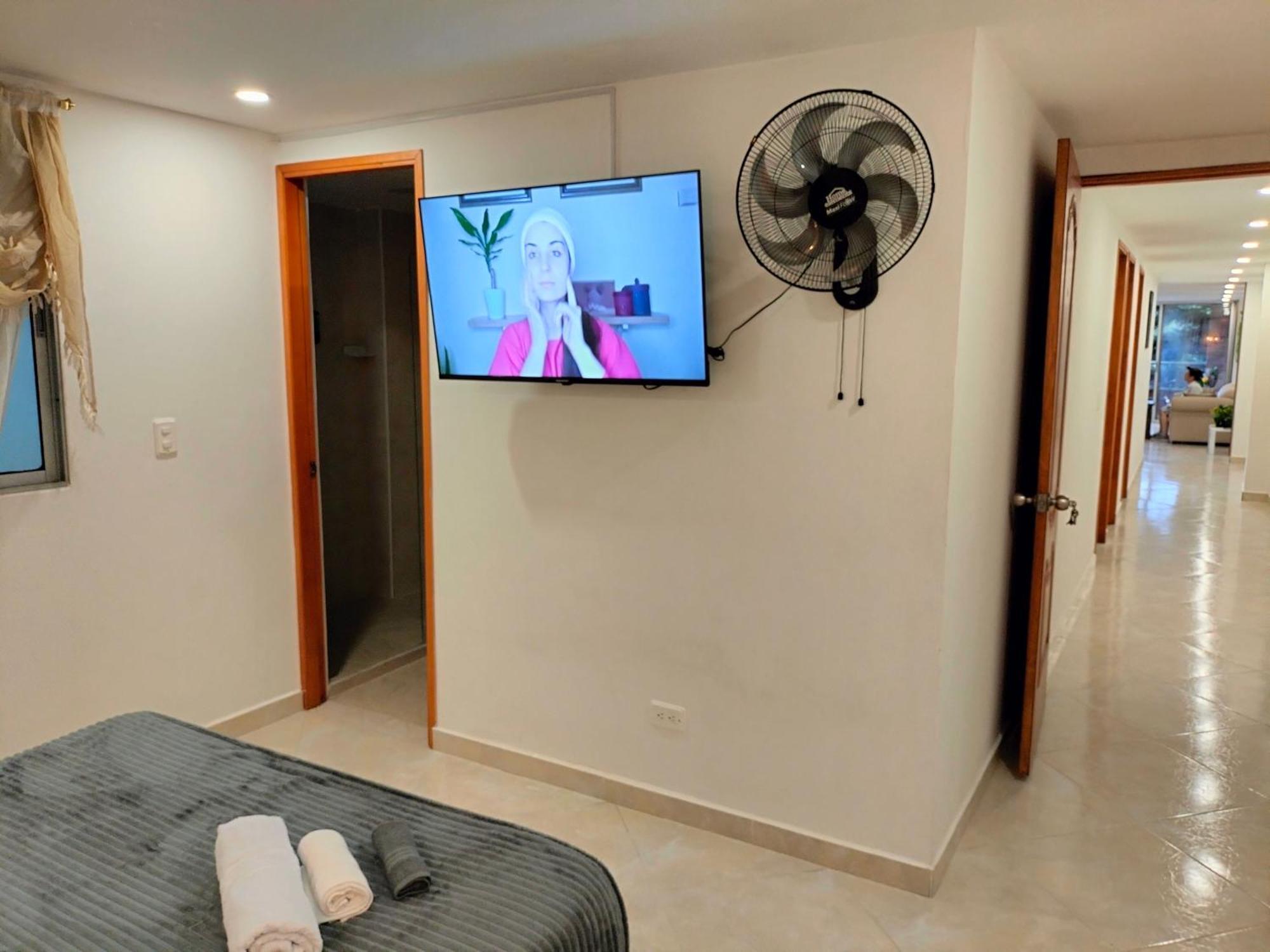 Exclusivo Apto Lujoso Central, Sereno Y Comodo Apartamento Medellín