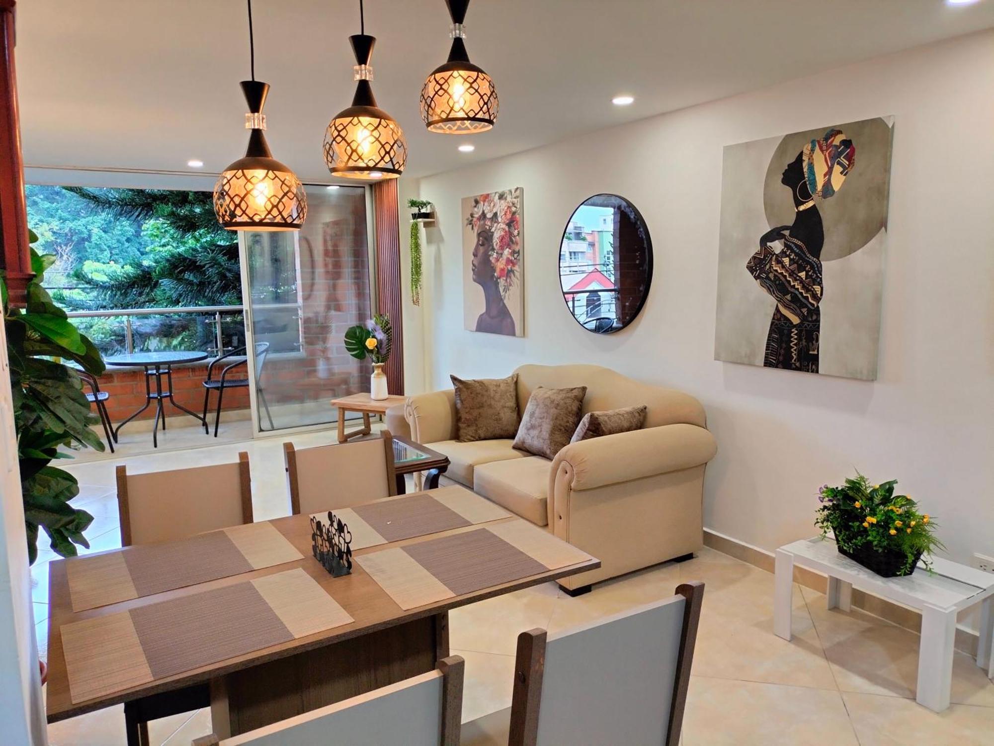 Exclusivo Apto Lujoso Central, Sereno Y Comodo Apartamento