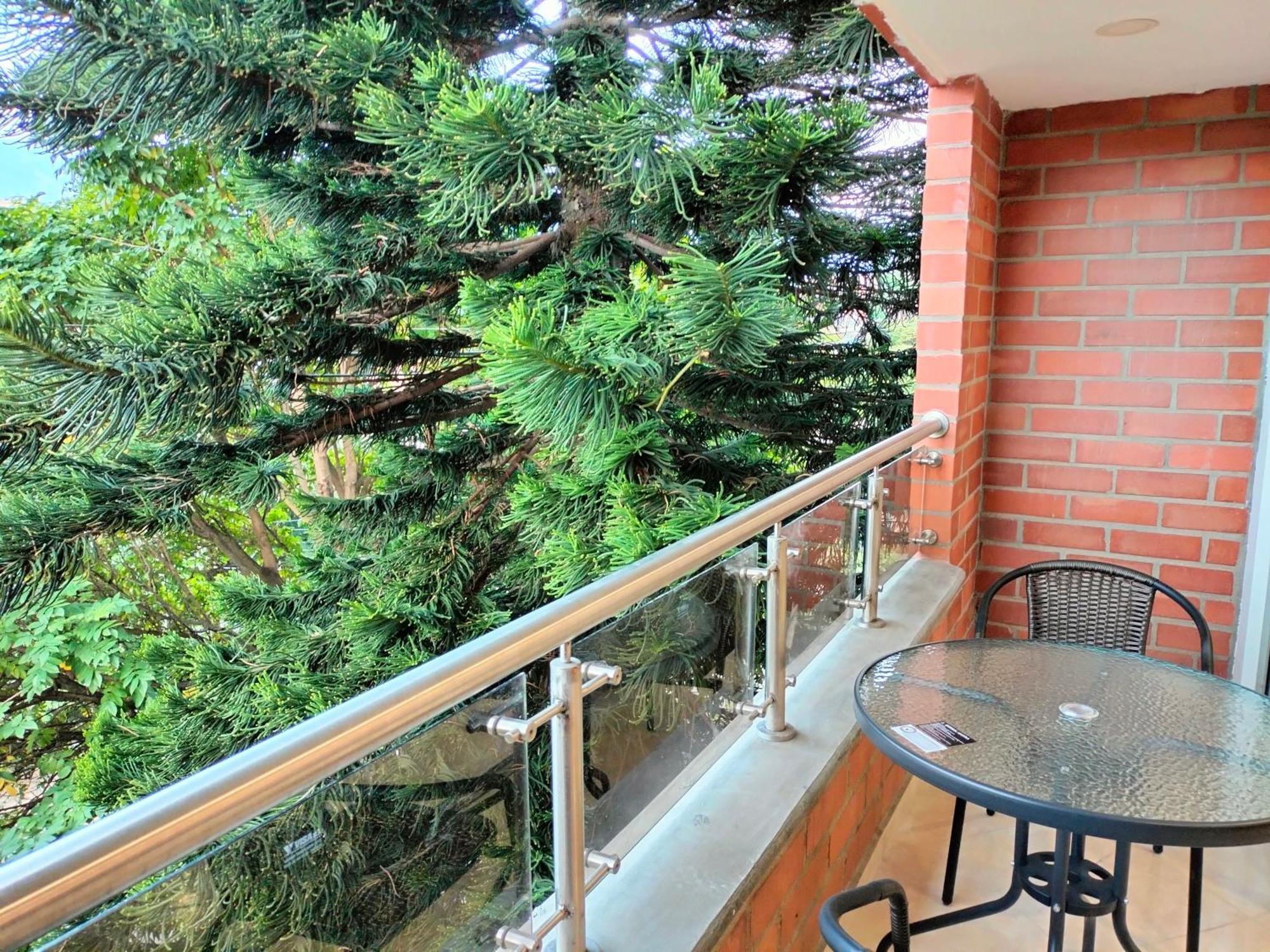 Exclusivo Apto Lujoso Central, Sereno Y Comodo Apartamento Medellín