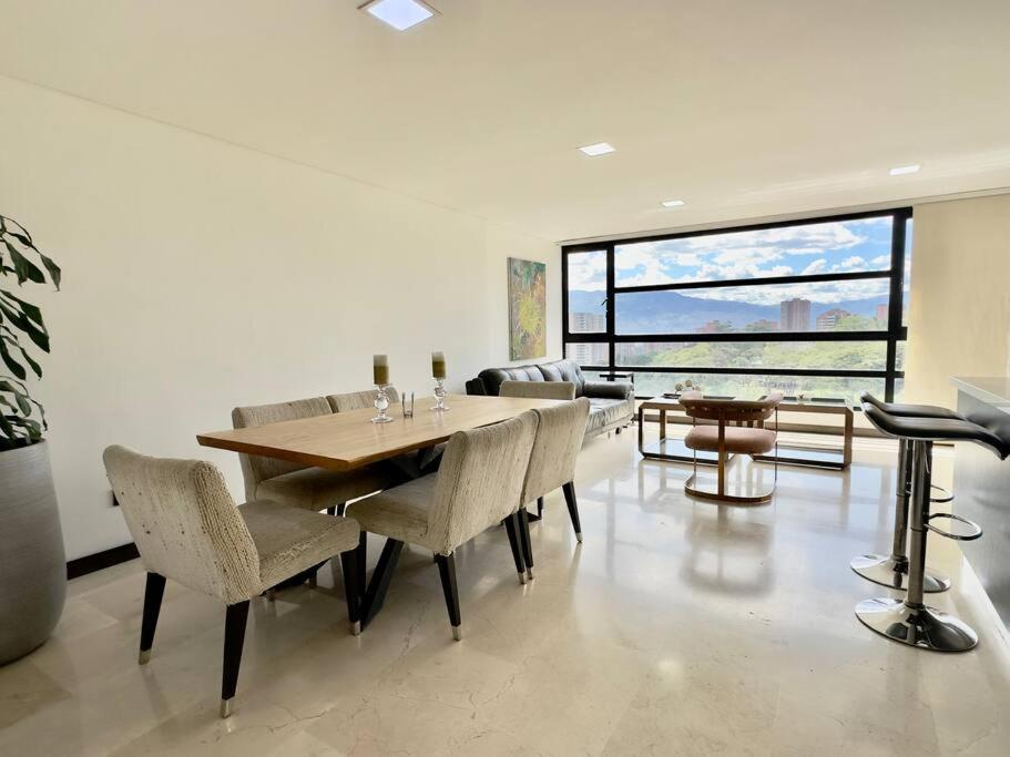 502 El Poblado: Beautiful & Ample Space For Families *