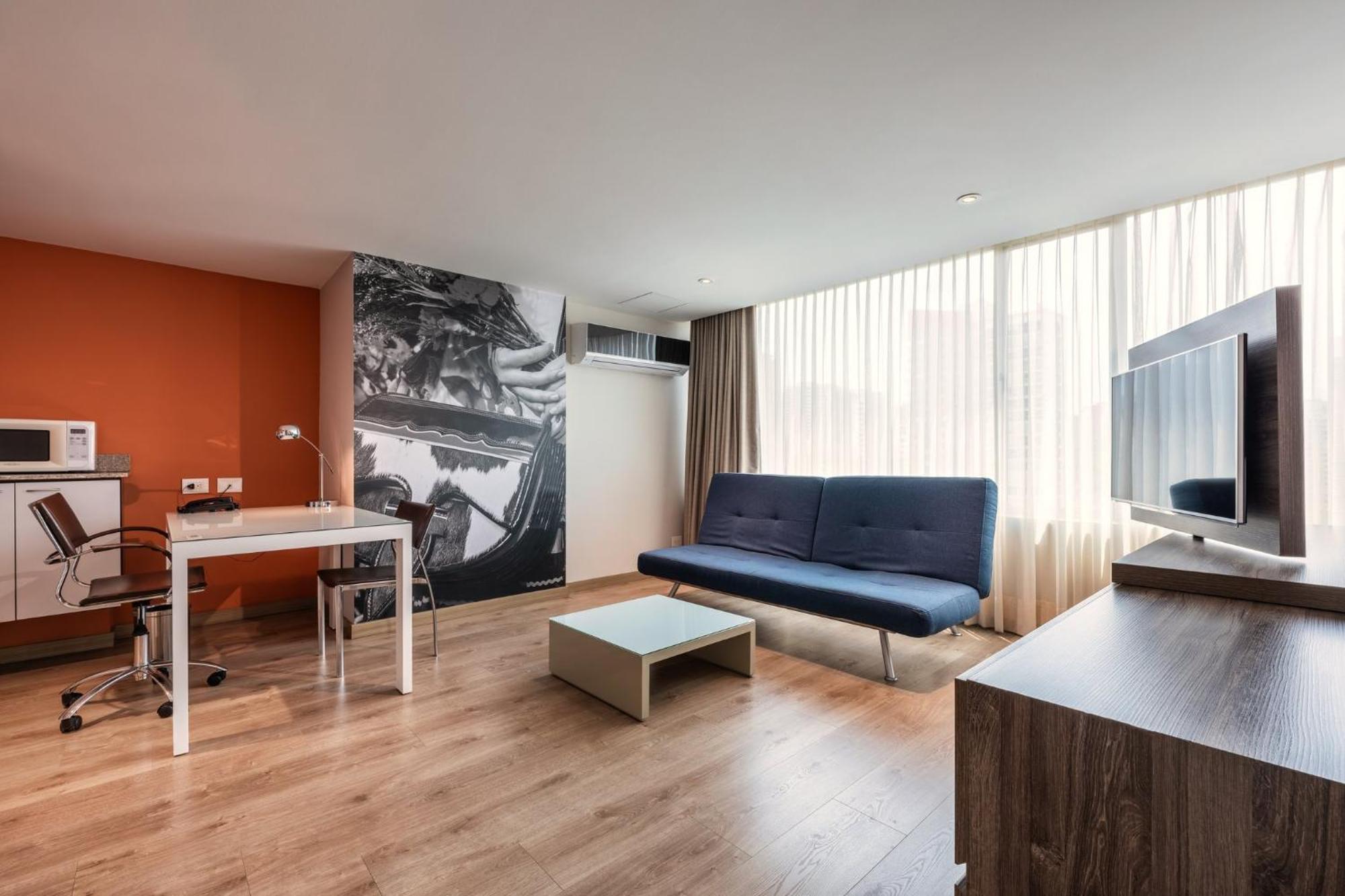 Express & By Ihg Medellín