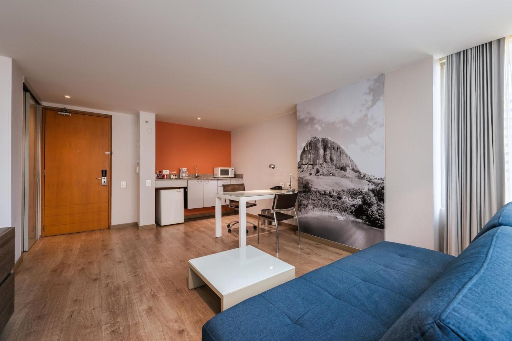 Express & By Ihg
