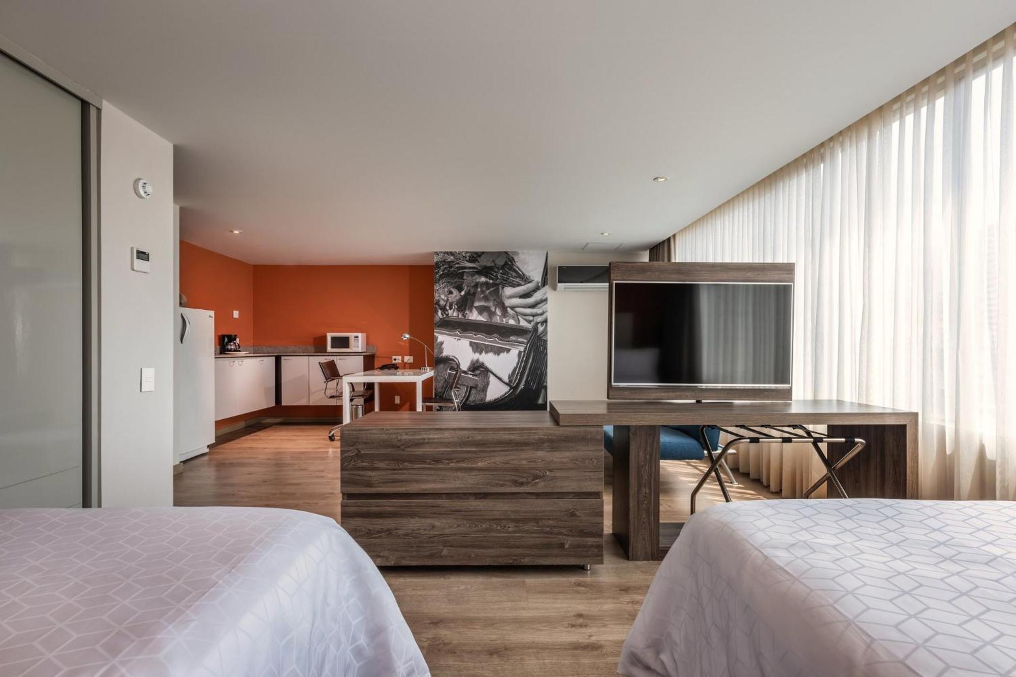 Hotel Express & By Ihg Medellín