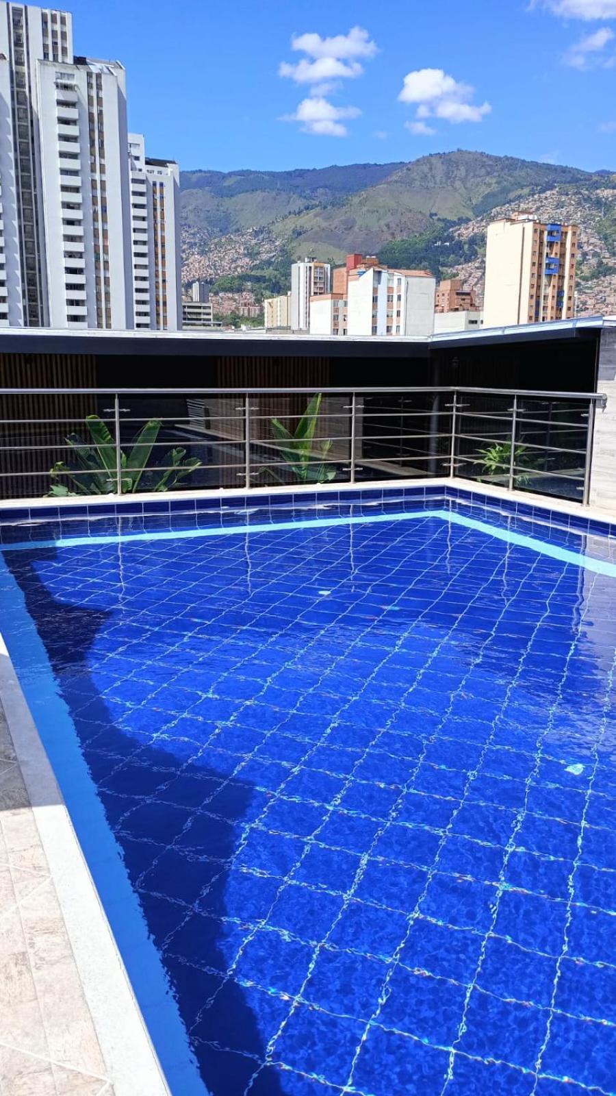 California 4* Medellín