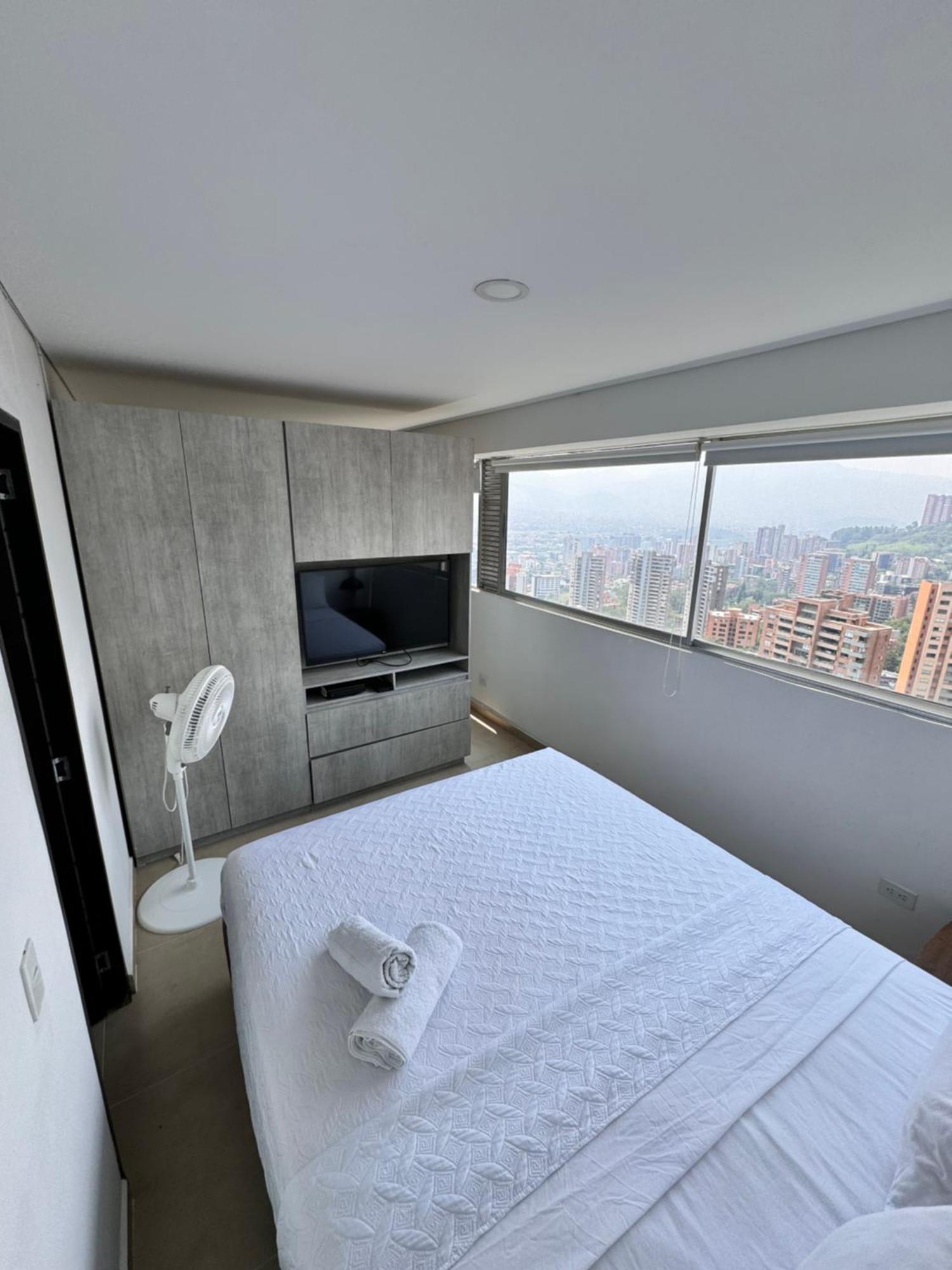 Moderna Y De Lujo Con La Mejor Vista A La Ciudad - Poblado Apartamento