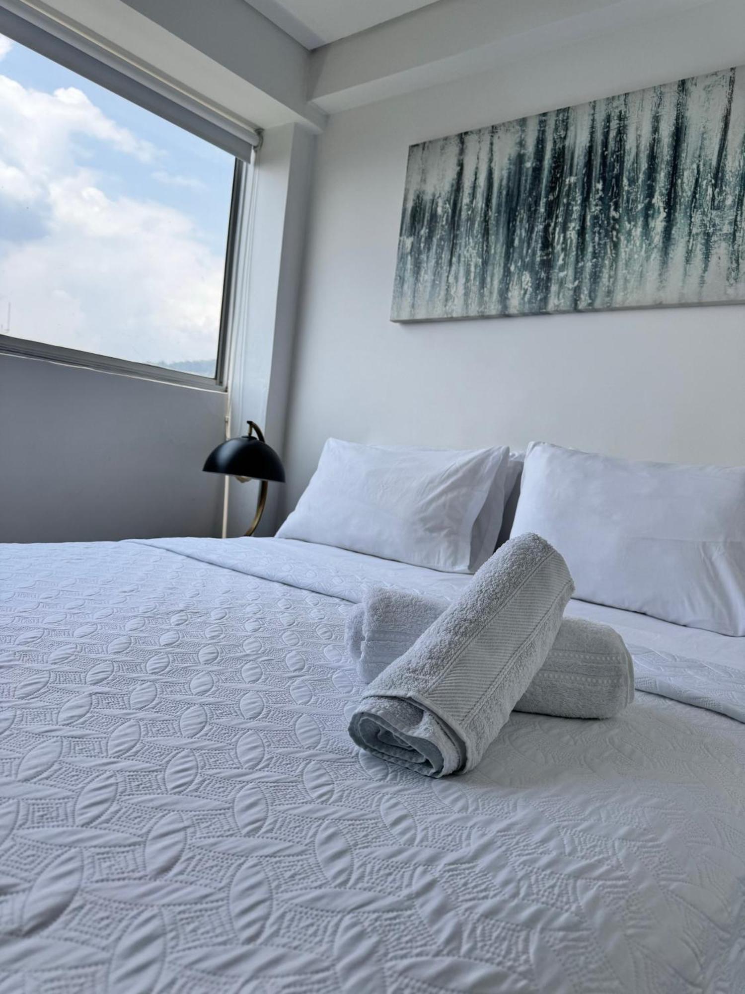 Moderna Y De Lujo Con La Mejor Vista A La Ciudad - Poblado Apartamento *