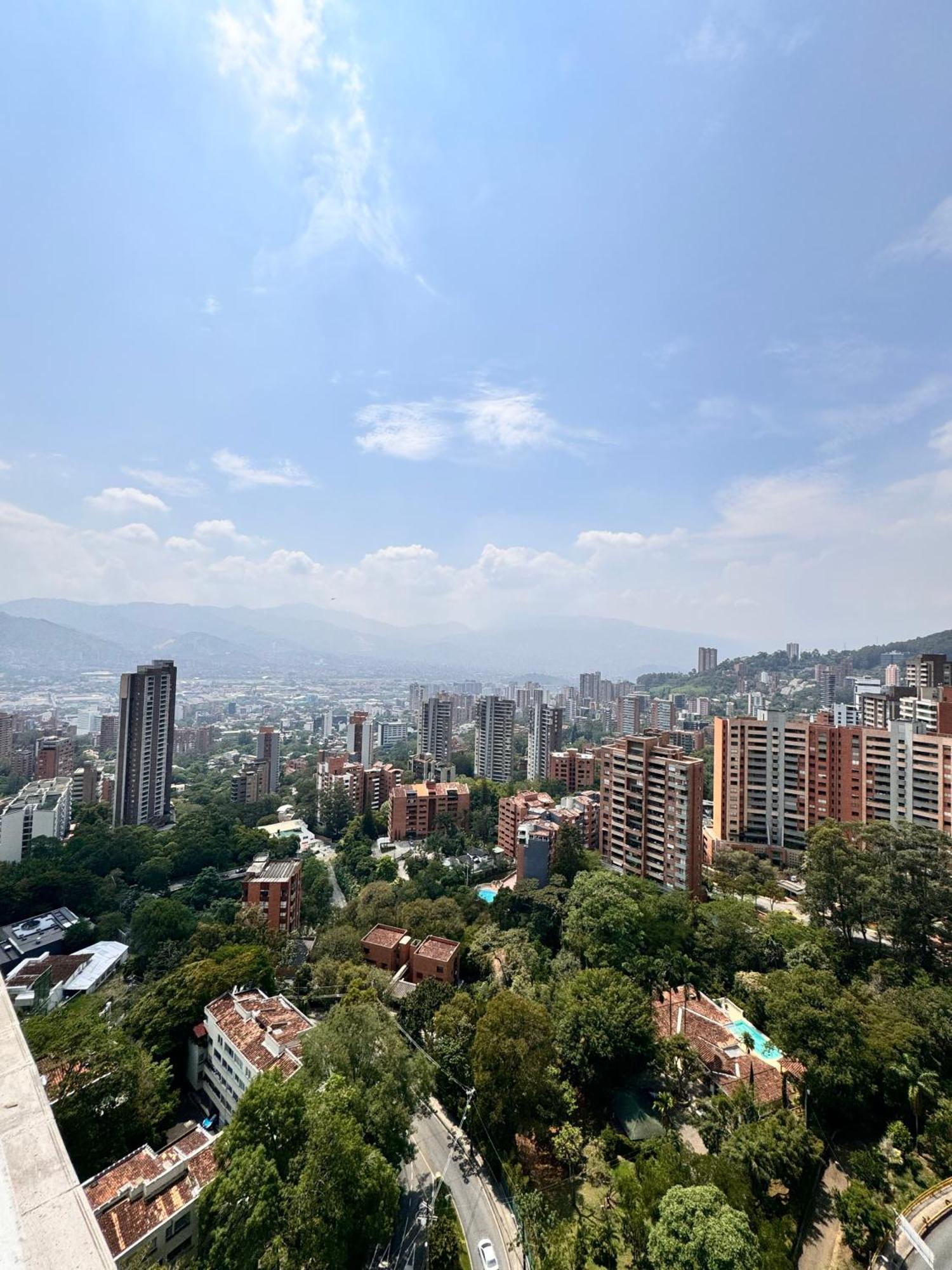 Moderna Y De Lujo Con La Mejor Vista A La Ciudad - Poblado Apartamento *