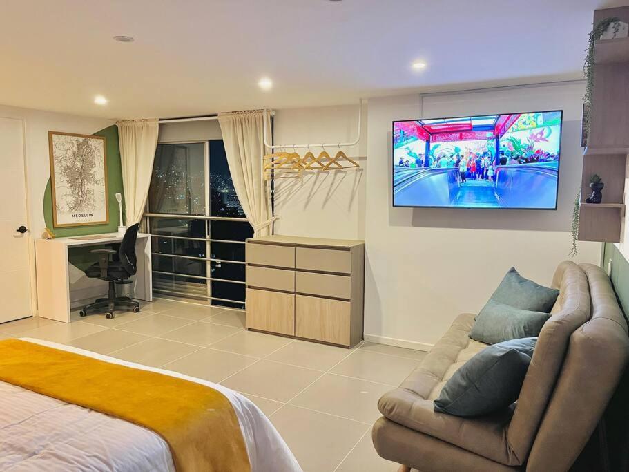 Luxury El Poblado Loft, Relax In Medellin's Heart! Apartamento Medellín