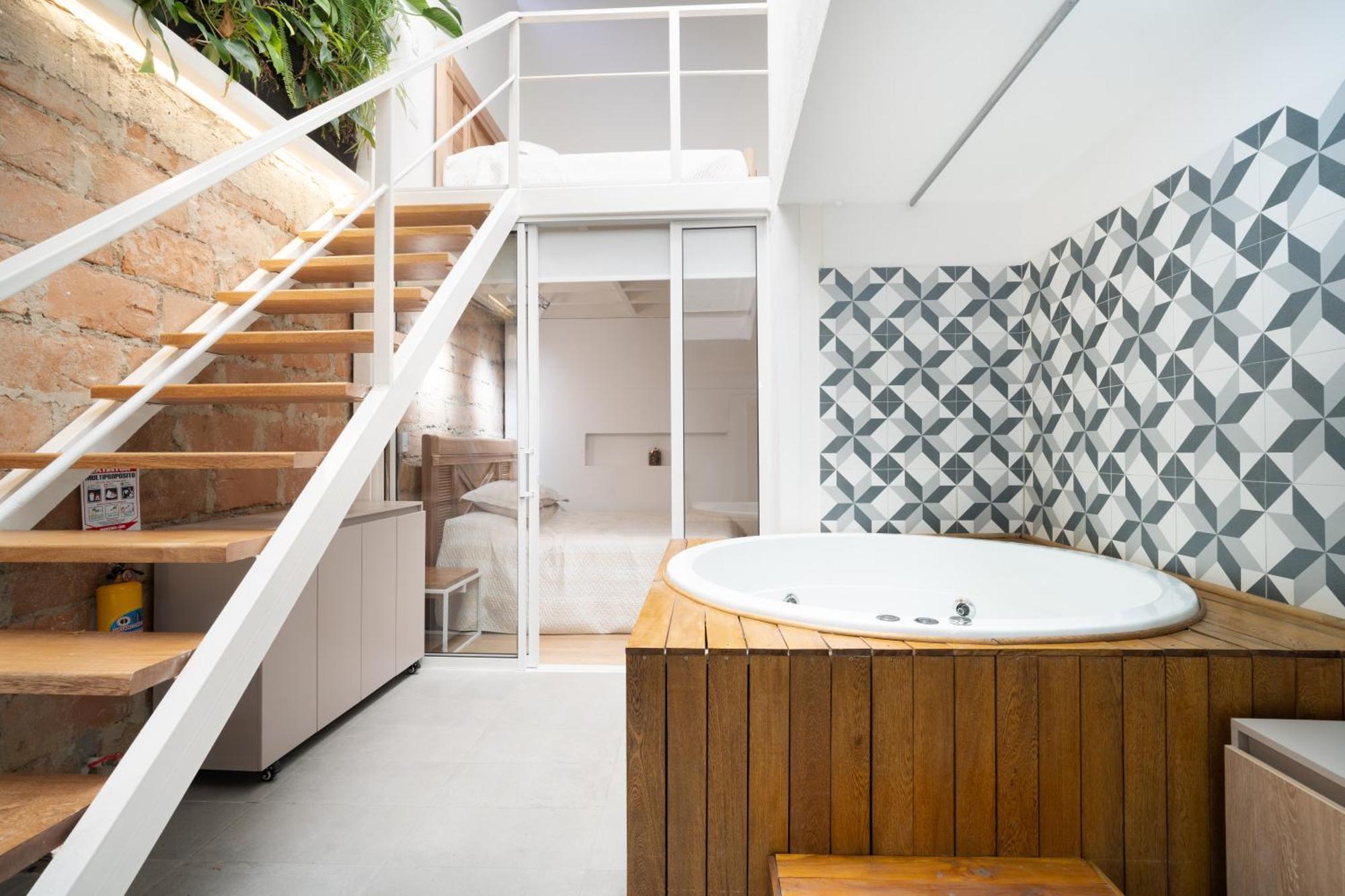 Lleras Park Apartment