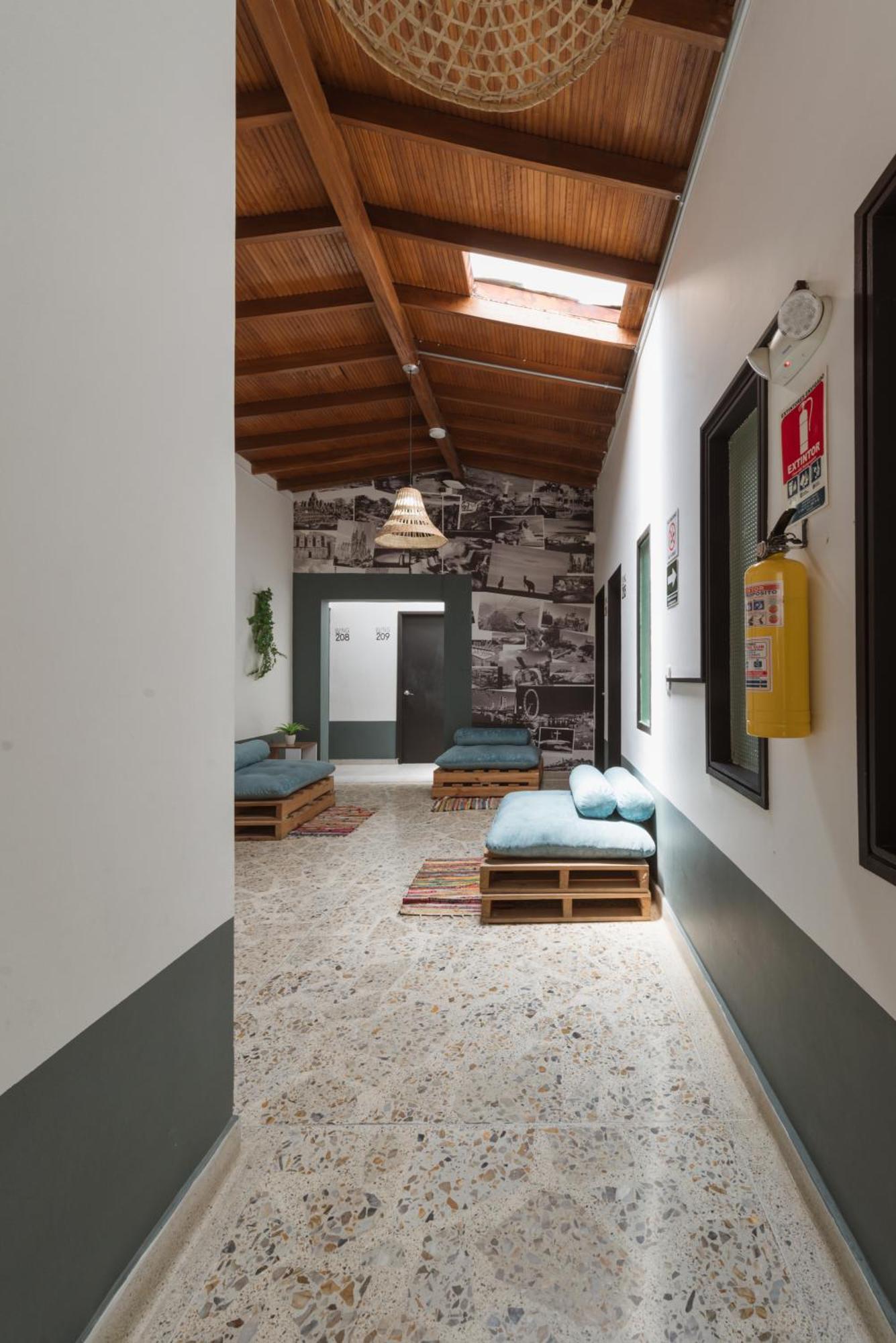 Living Hostal *