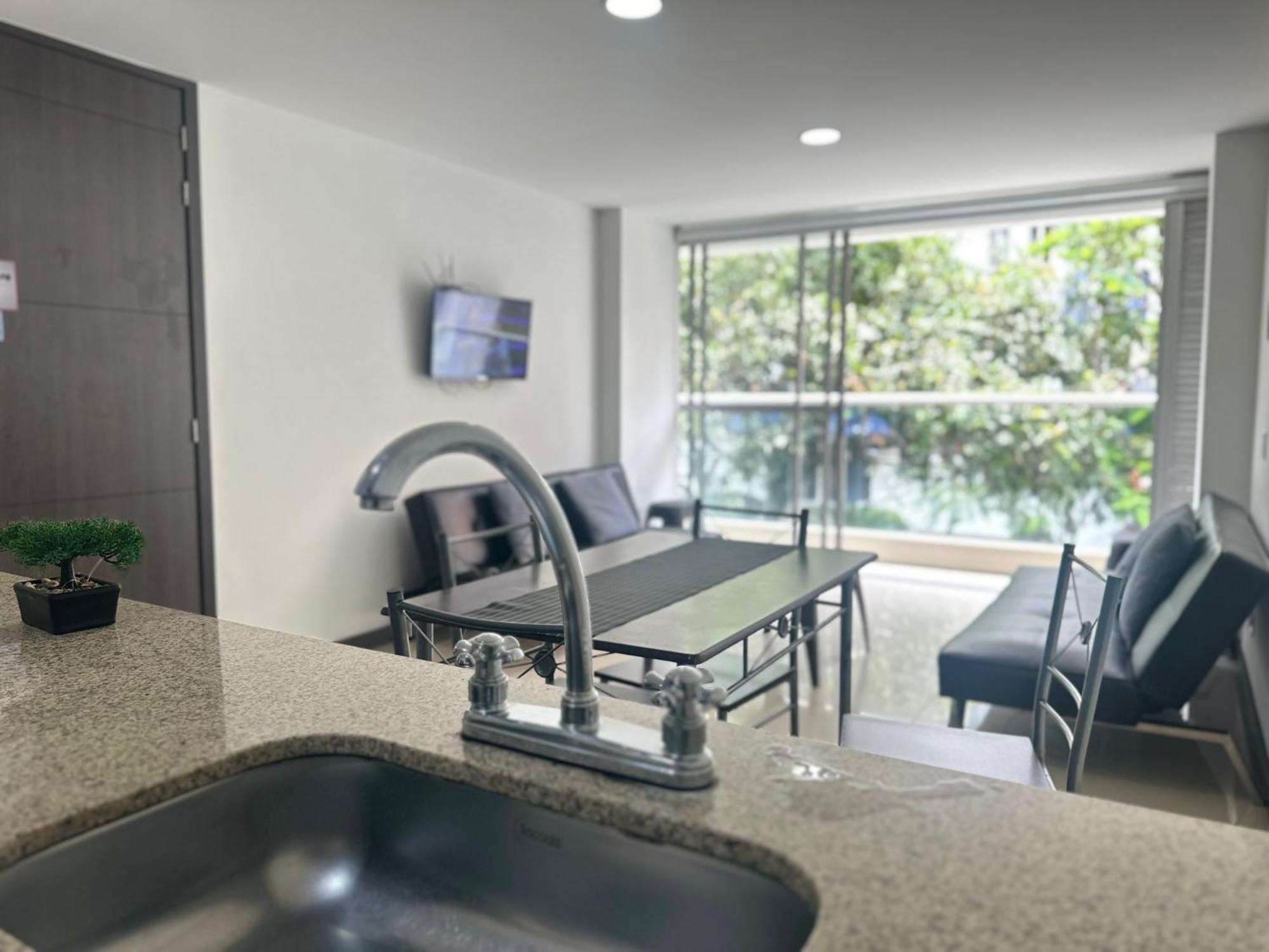 Moderno En Conquistadores, Excelente Ubicacion Aparthotel Medellin