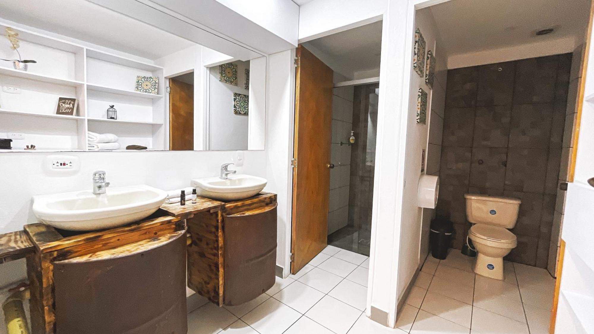 Adn Algo De Nosotros Hostal