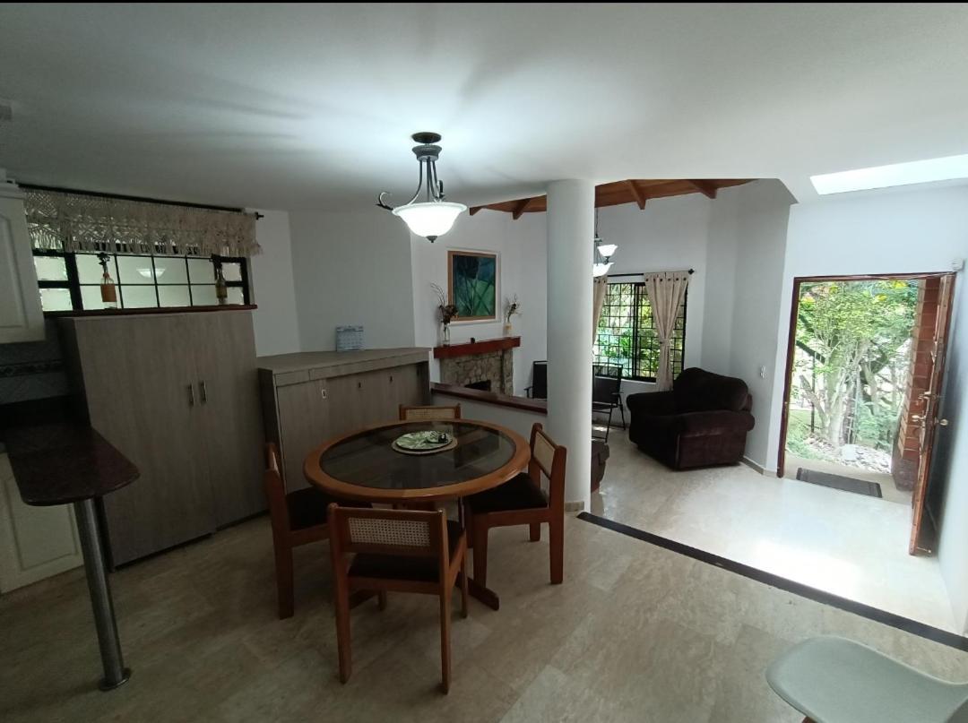 Casa Campestre Poblado 9 * Medellín