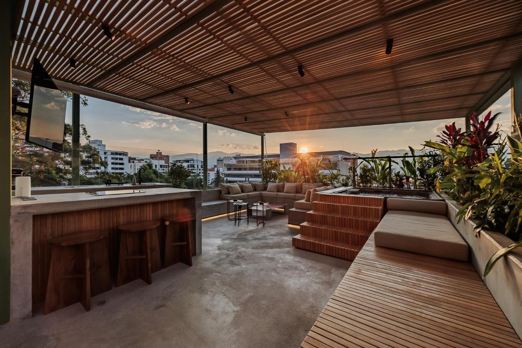Primavera Building Apartahotel 4*