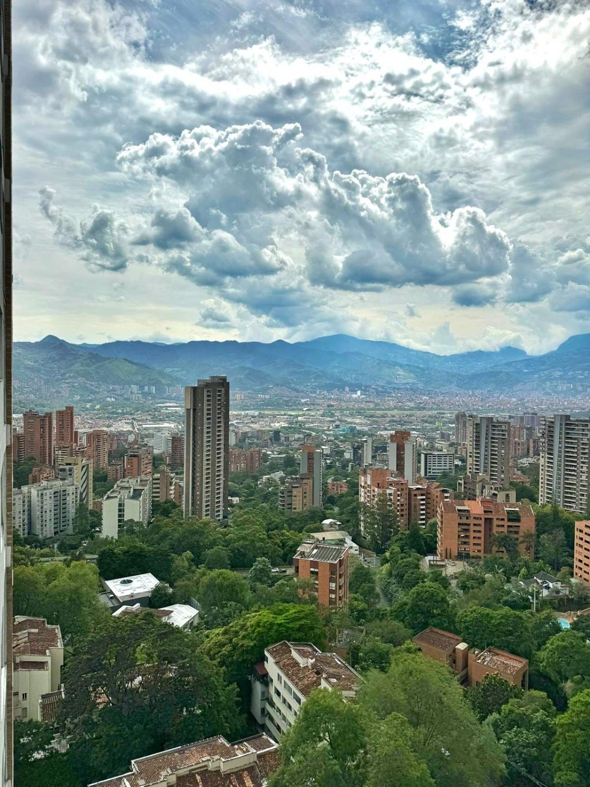 Lovely Private Apto In Poblado Apartamento *