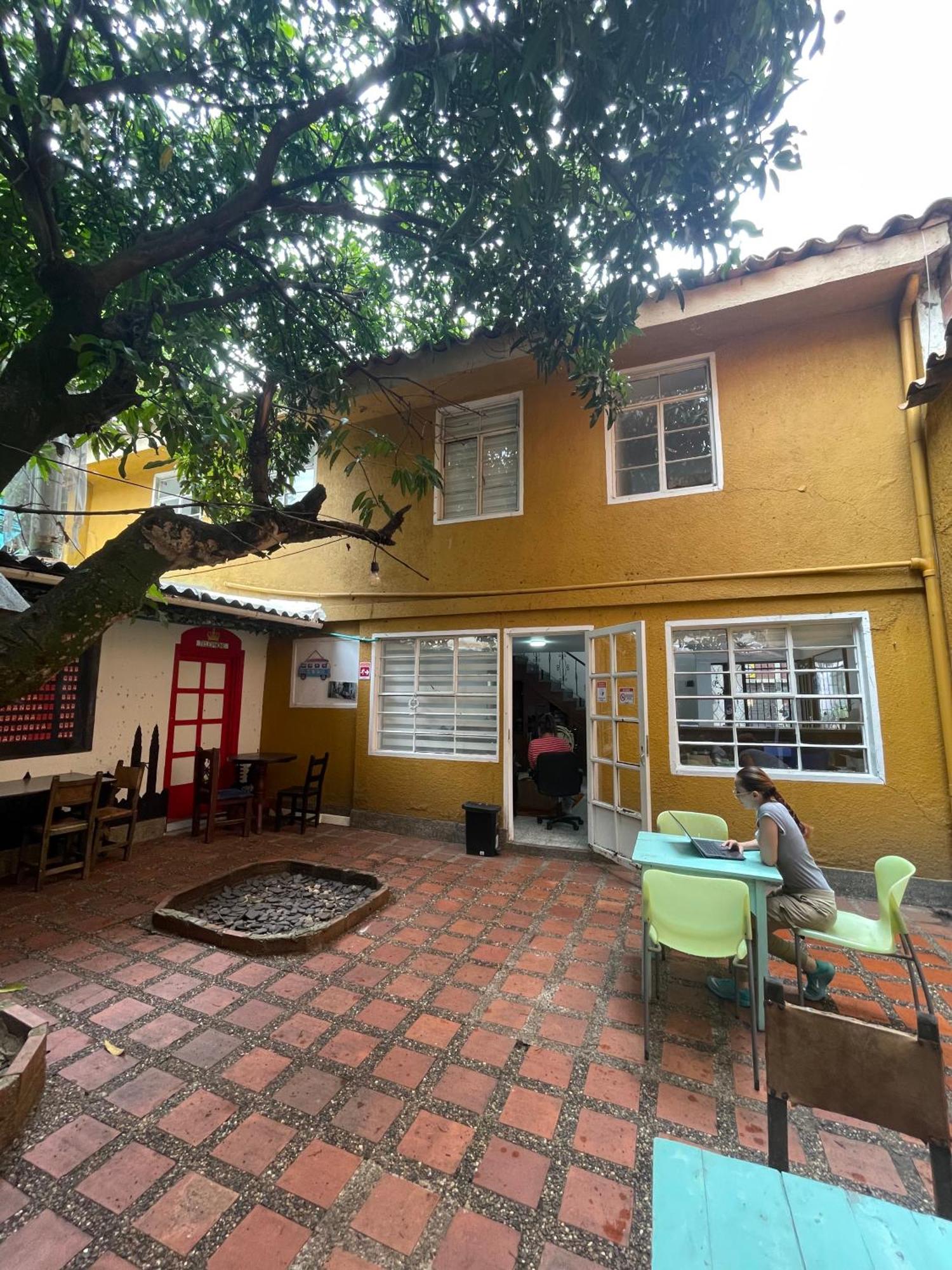 Pensión Hostal La Bodeguita Del Mundo Laureles
