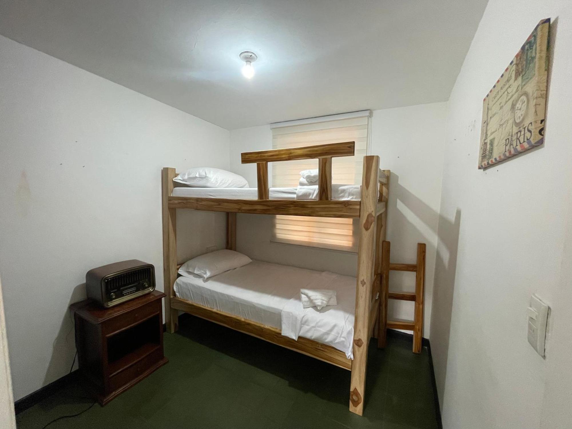 Hostal La Bodeguita Del Mundo Laureles *