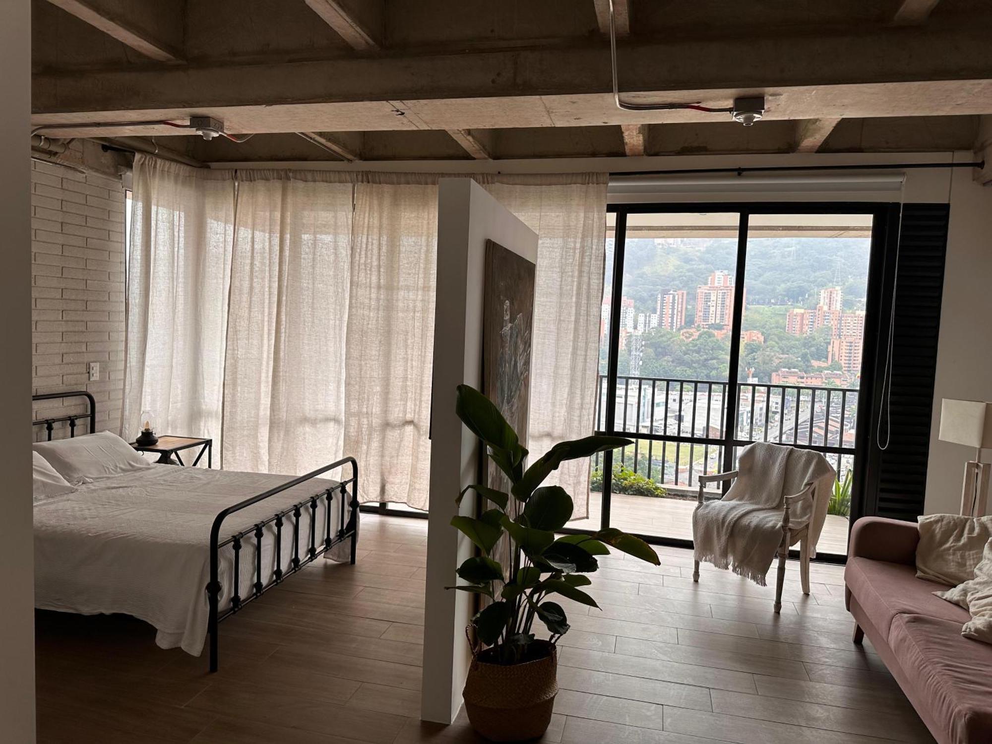 Industrial Loft With Beautiful View Medellín