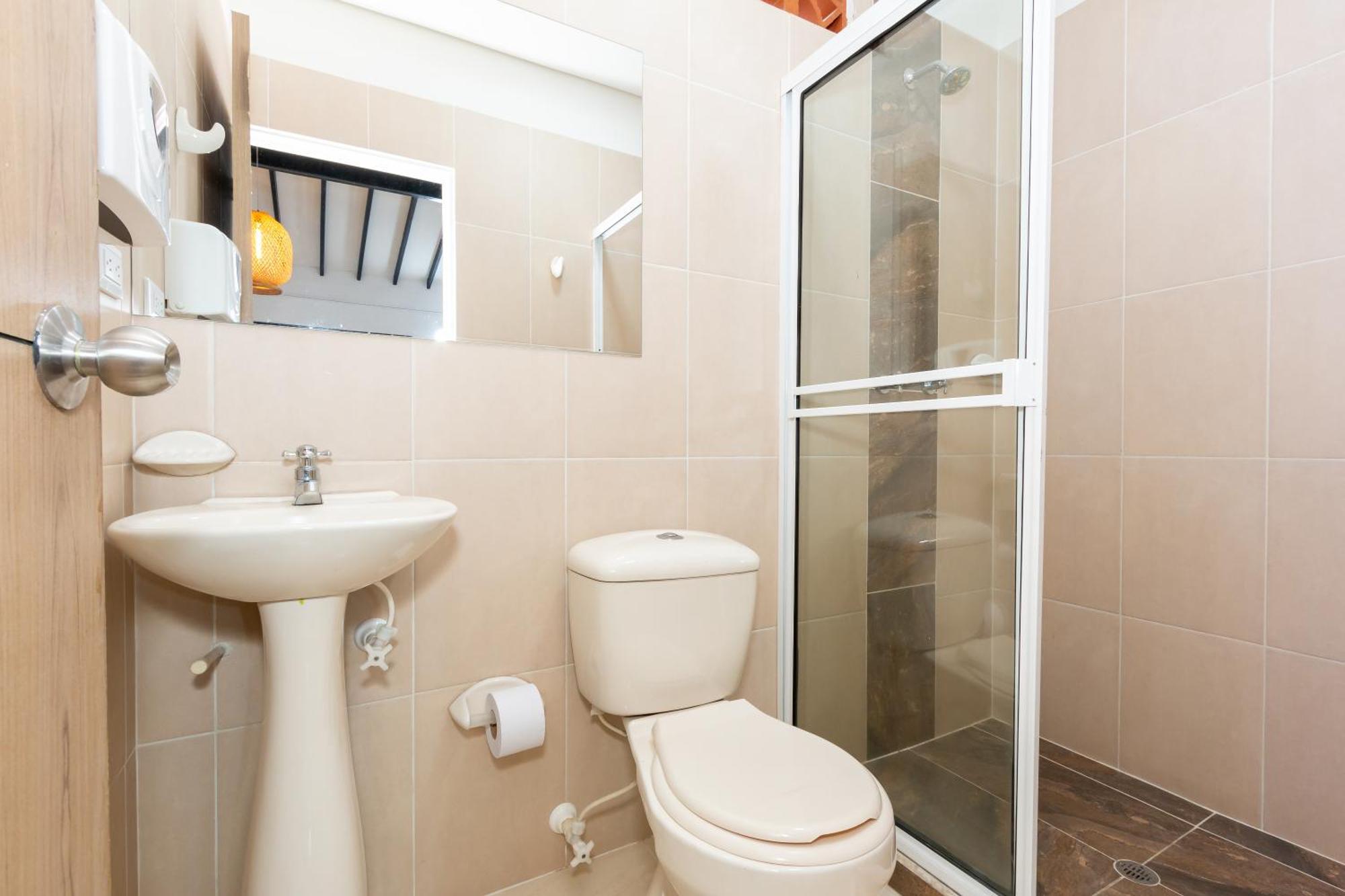 Apartamento De 3 Hab En Medellin, Zona Turistica * Medellín