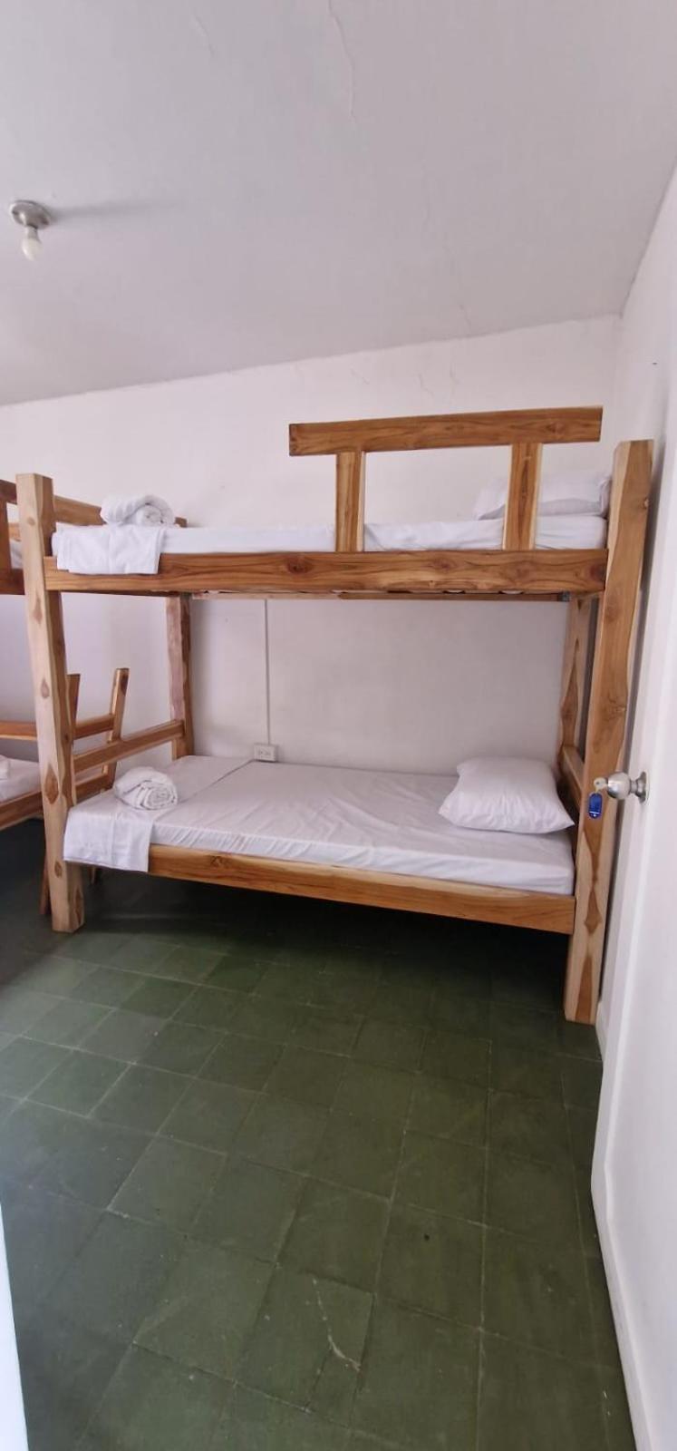 Hostal La Bodeguita Del Mundo Laureles Pensión Medellín