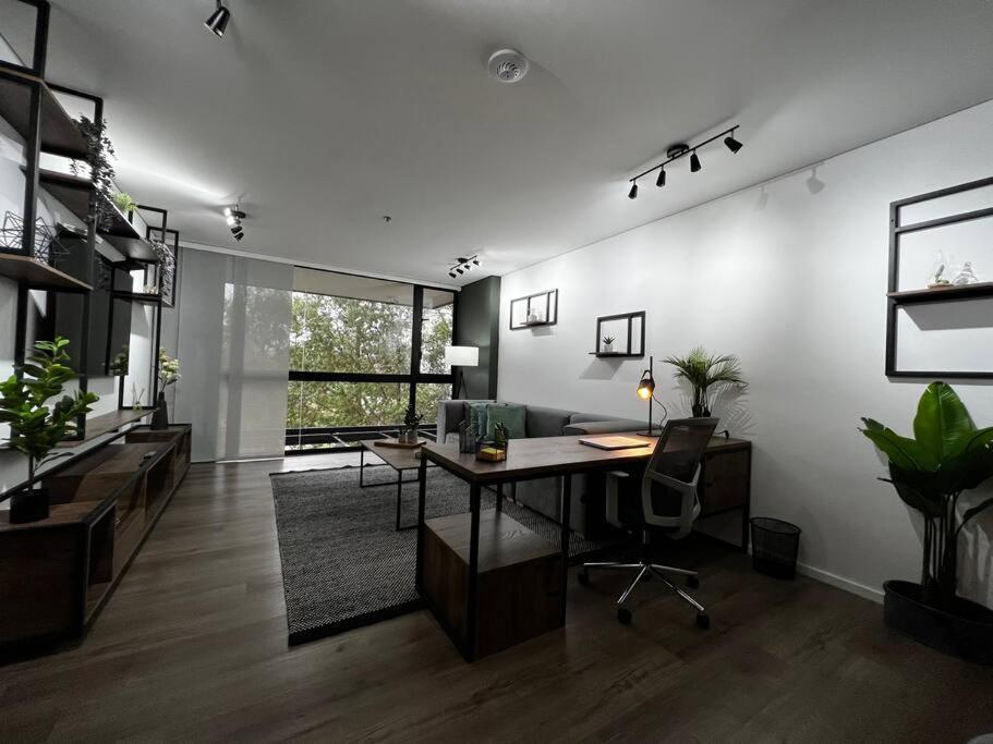 Apartamento Outstanding And Wide With Work Station Medellín