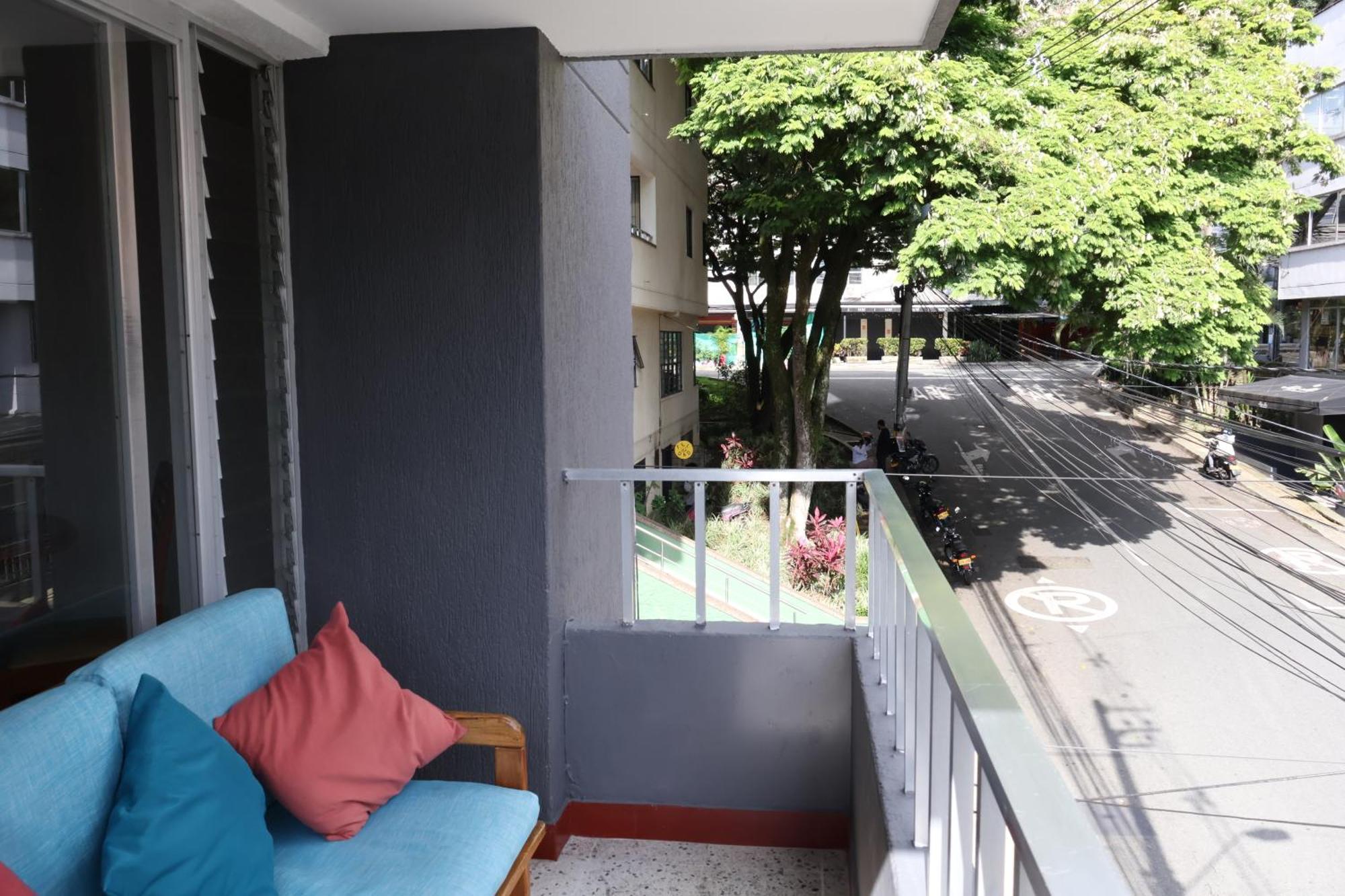Living Poblado Manila 301 E Doble Medellín