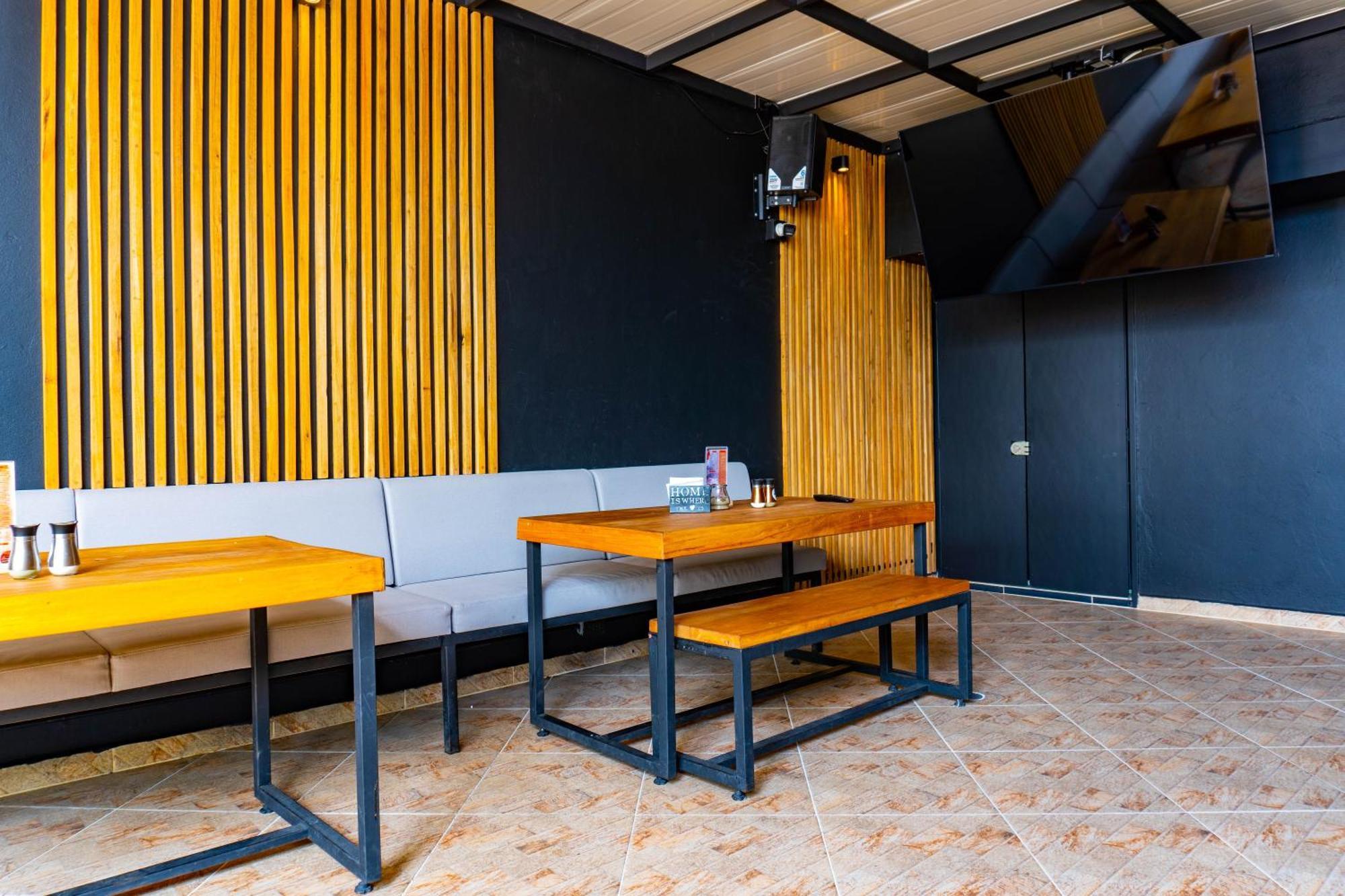 California Hotel Medellín