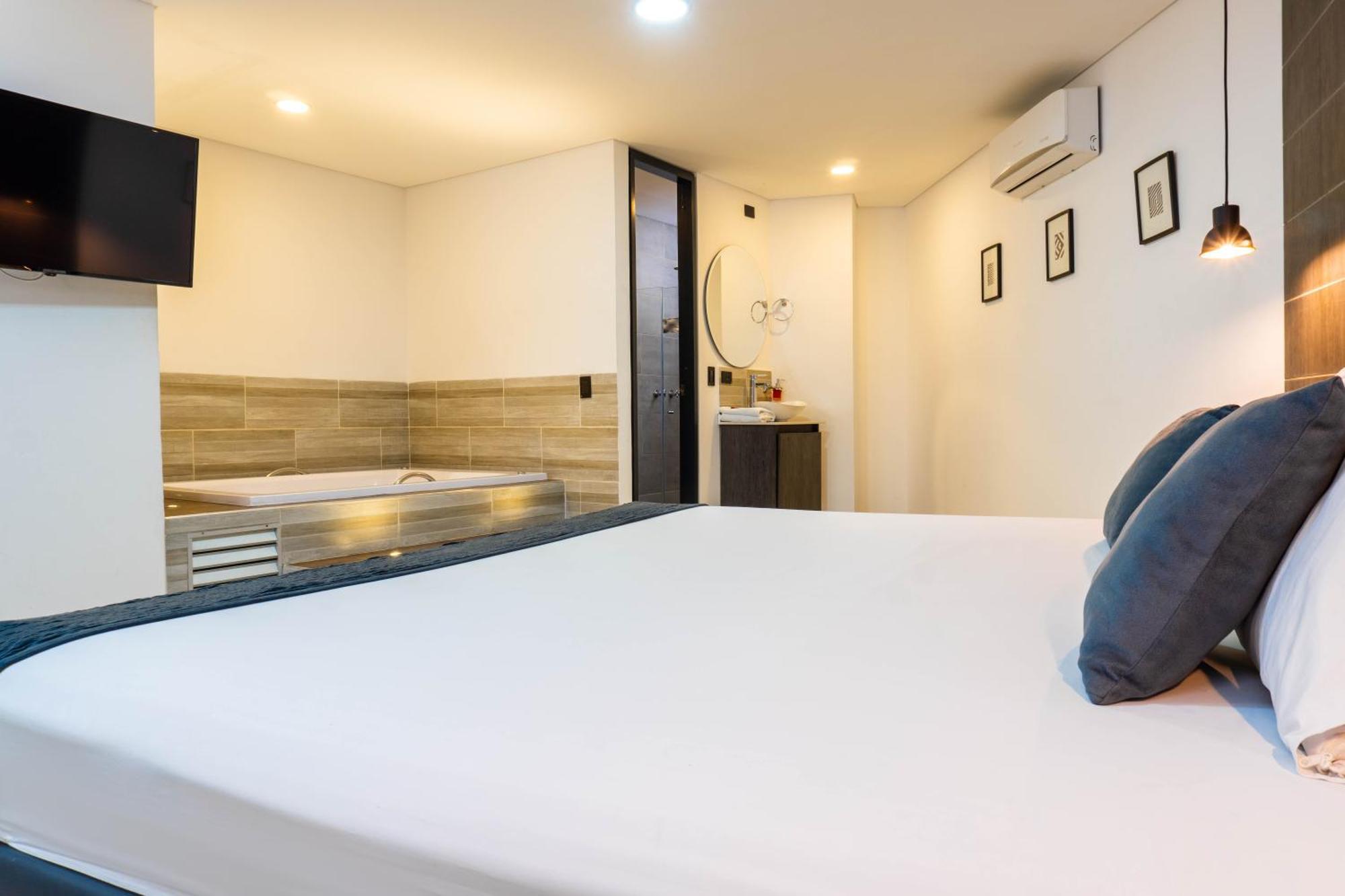 California Hotel 4*