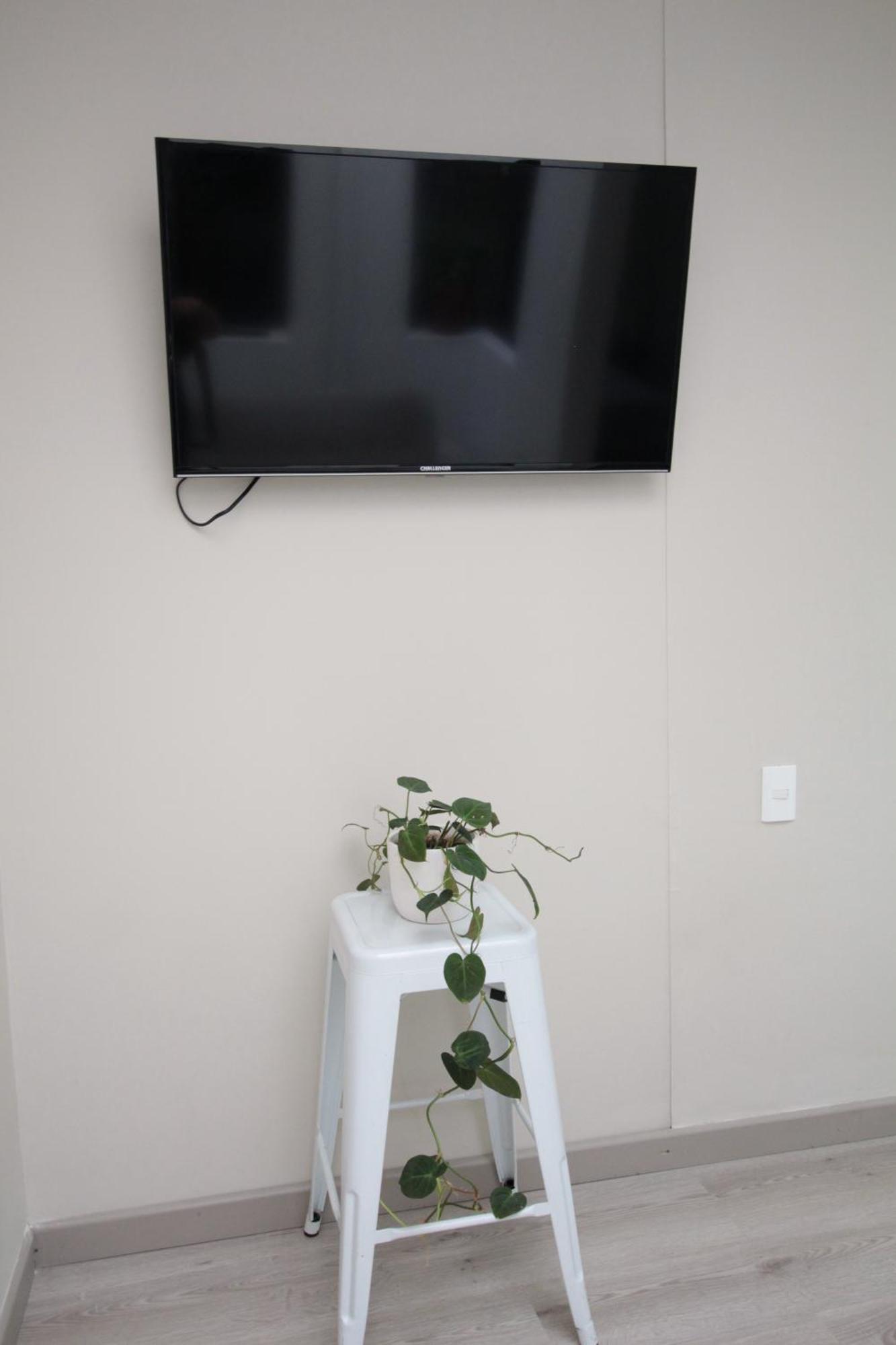 Comodo Aparta En Zona Poblado M101 By Roots Medellin