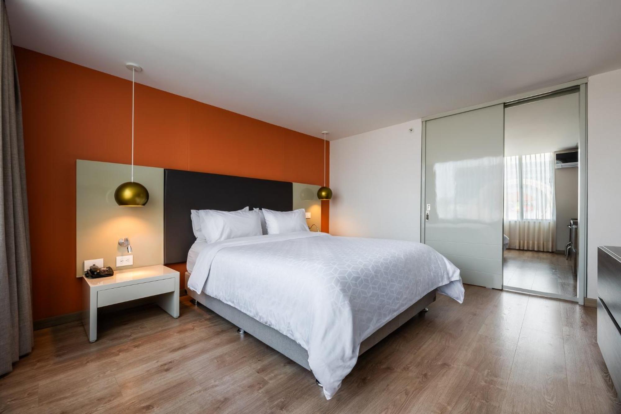 Express & By Ihg Hotel Medellín