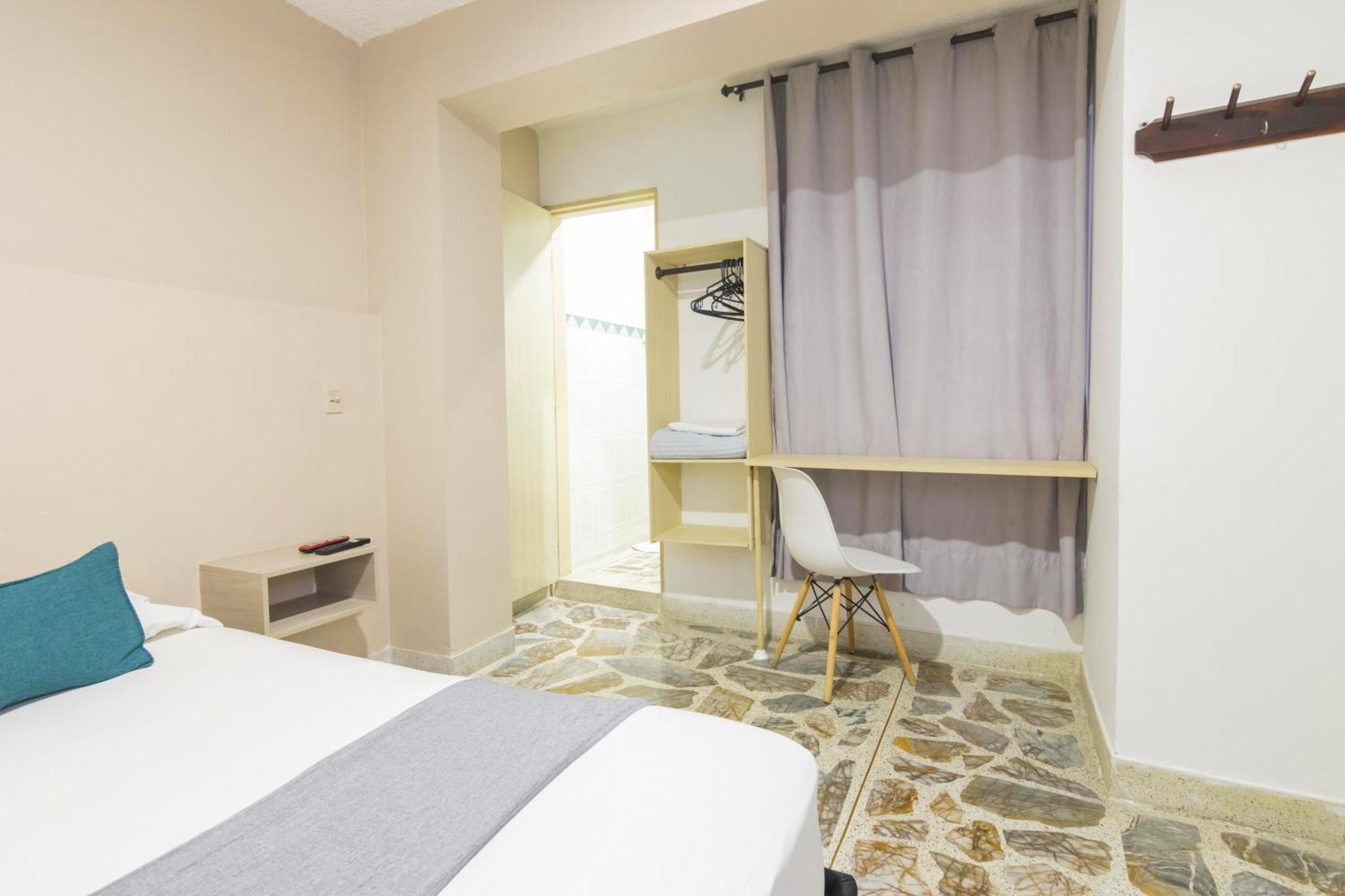 Hotel Ayenda 1228 Balcones De La 70 3*