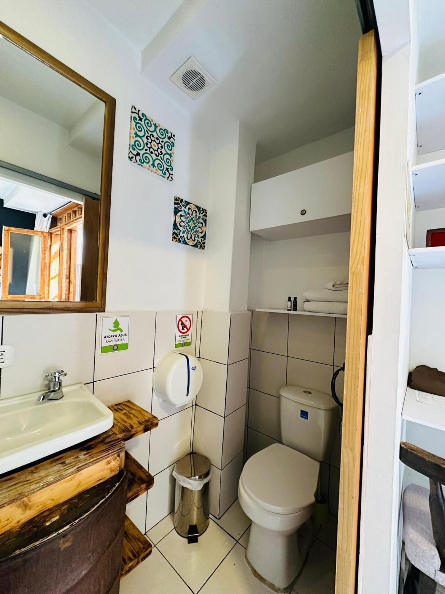 Adn Algo De Nosotros Hostal *