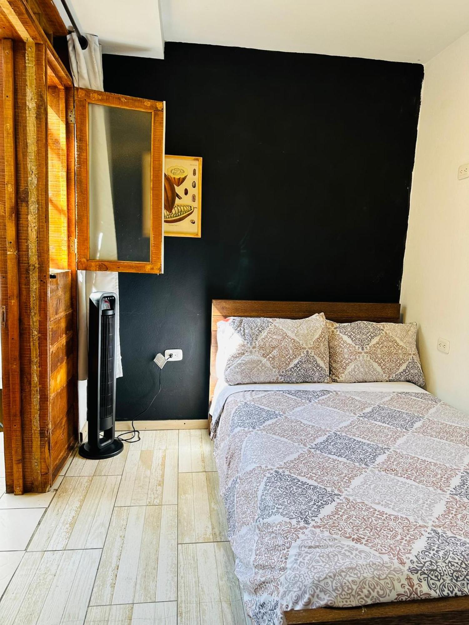 Hostal Adn Algo De Nosotros *