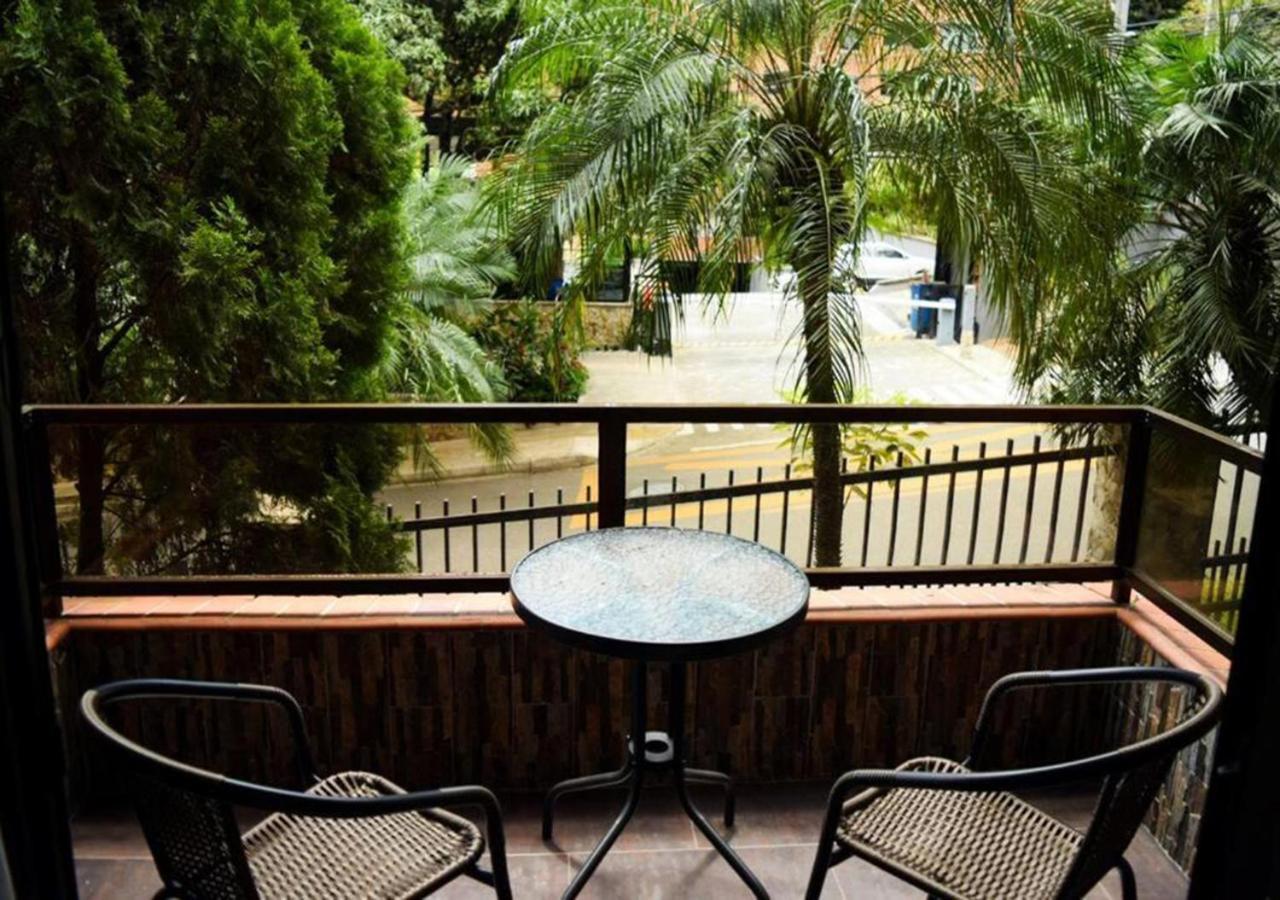 Amazing 3 Bedroom In El Poblado Apartamento *