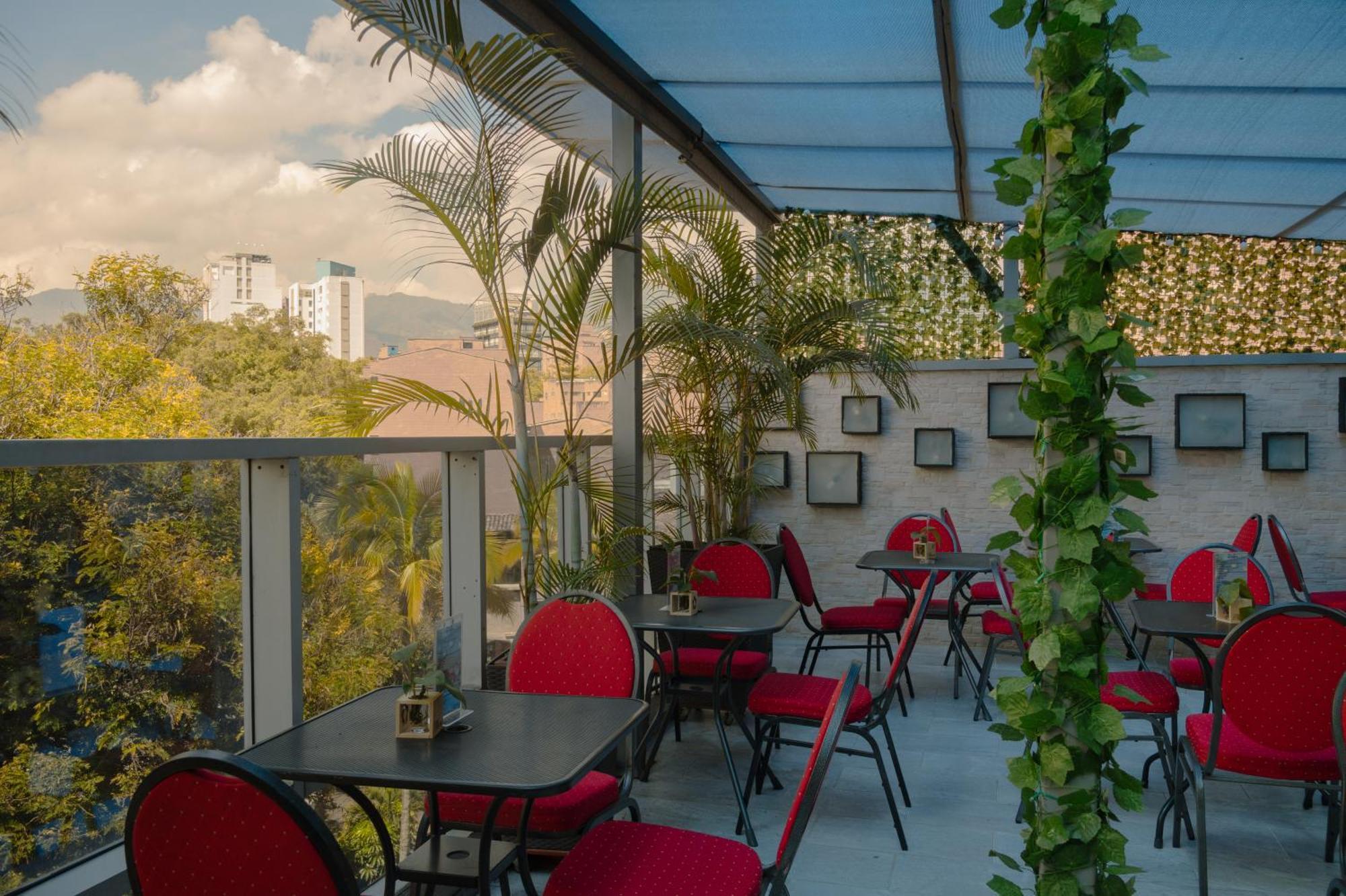 Laureles Plaza Hotel