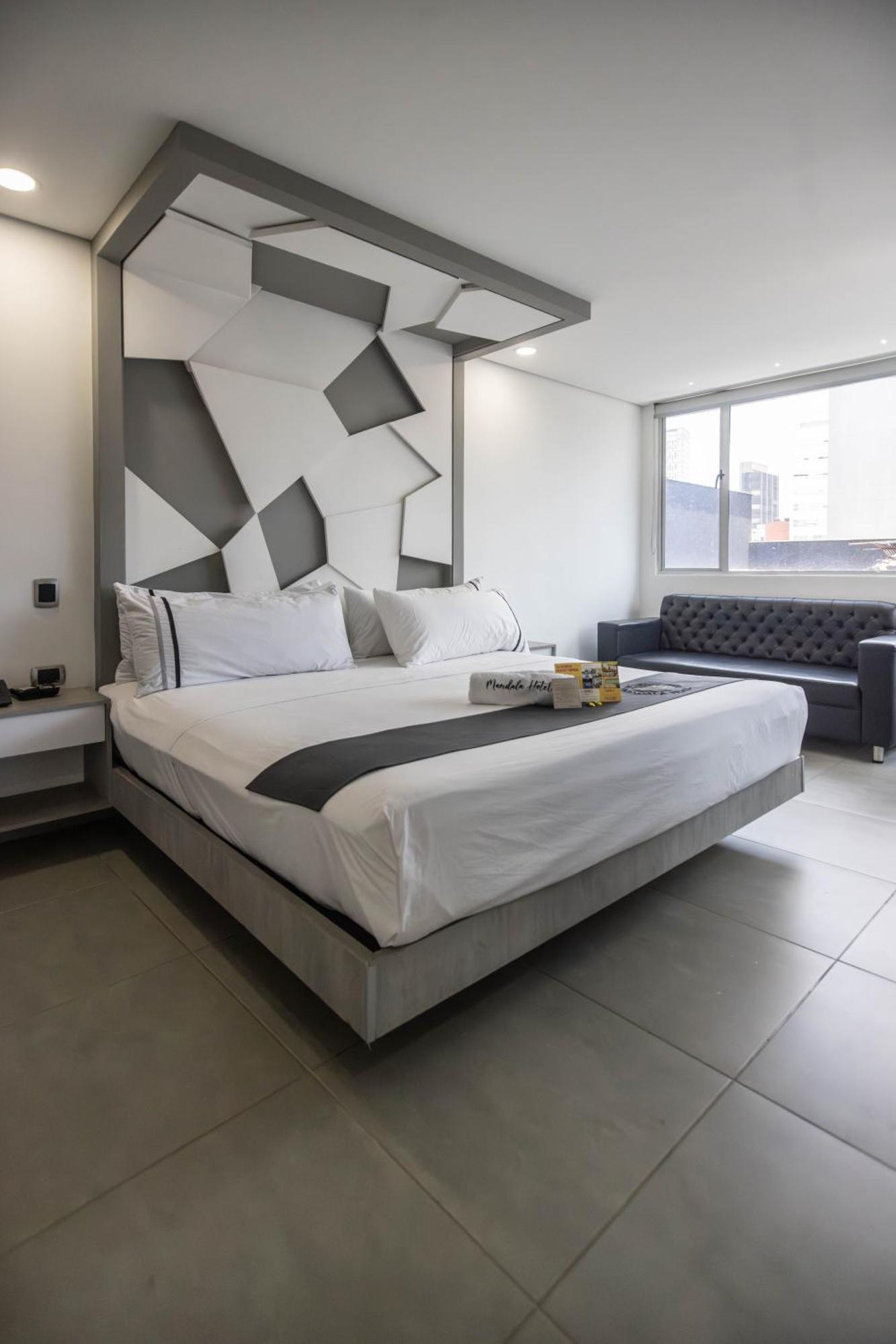 Mandala 3* Medellín