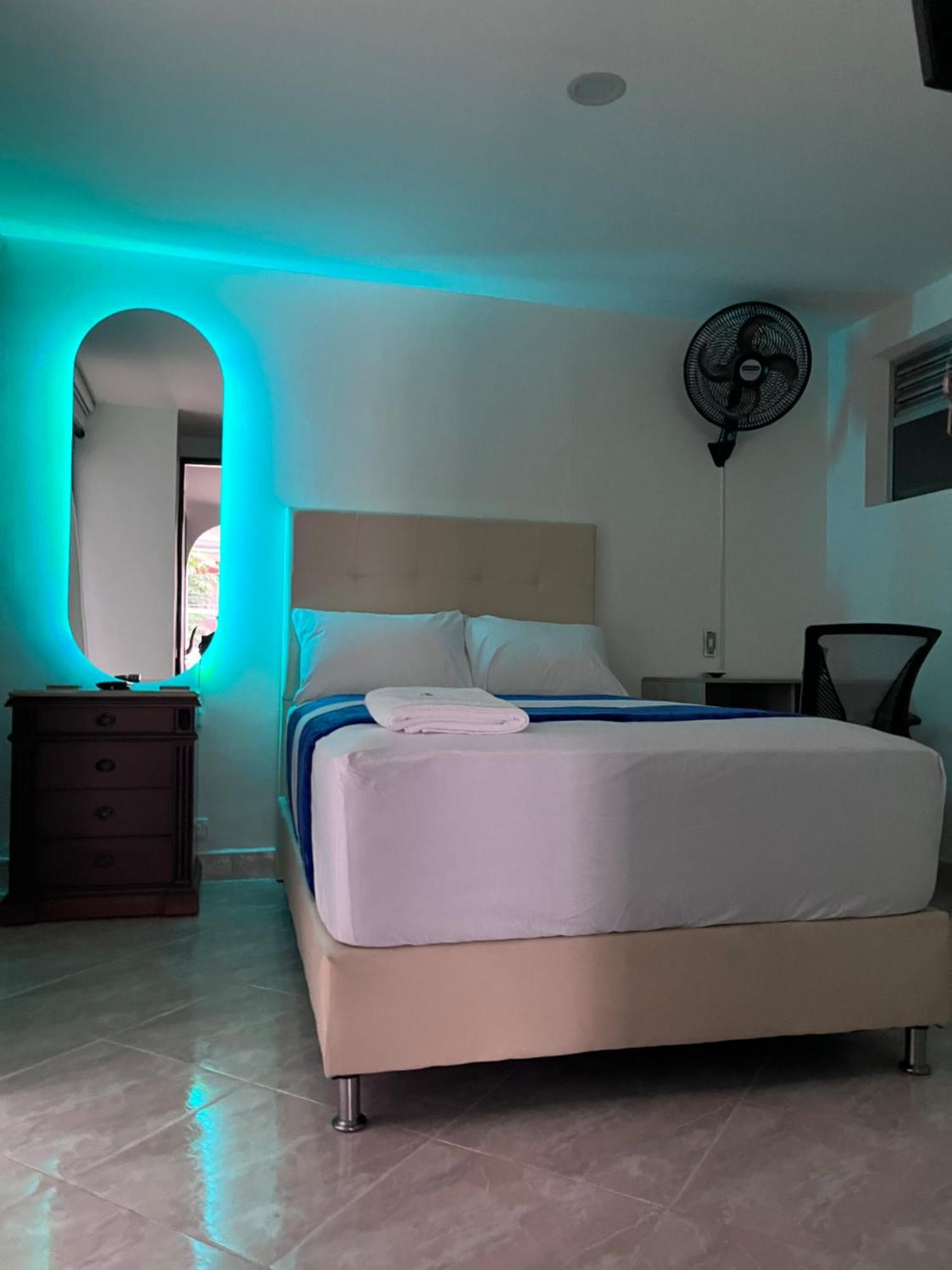 Roomies House By Rincon Sj Pensión Medellín