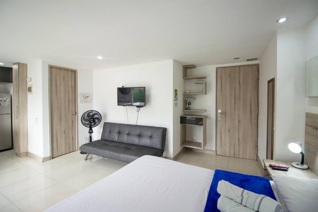 Con Balcon Y Parqueadero 810 Apartamento